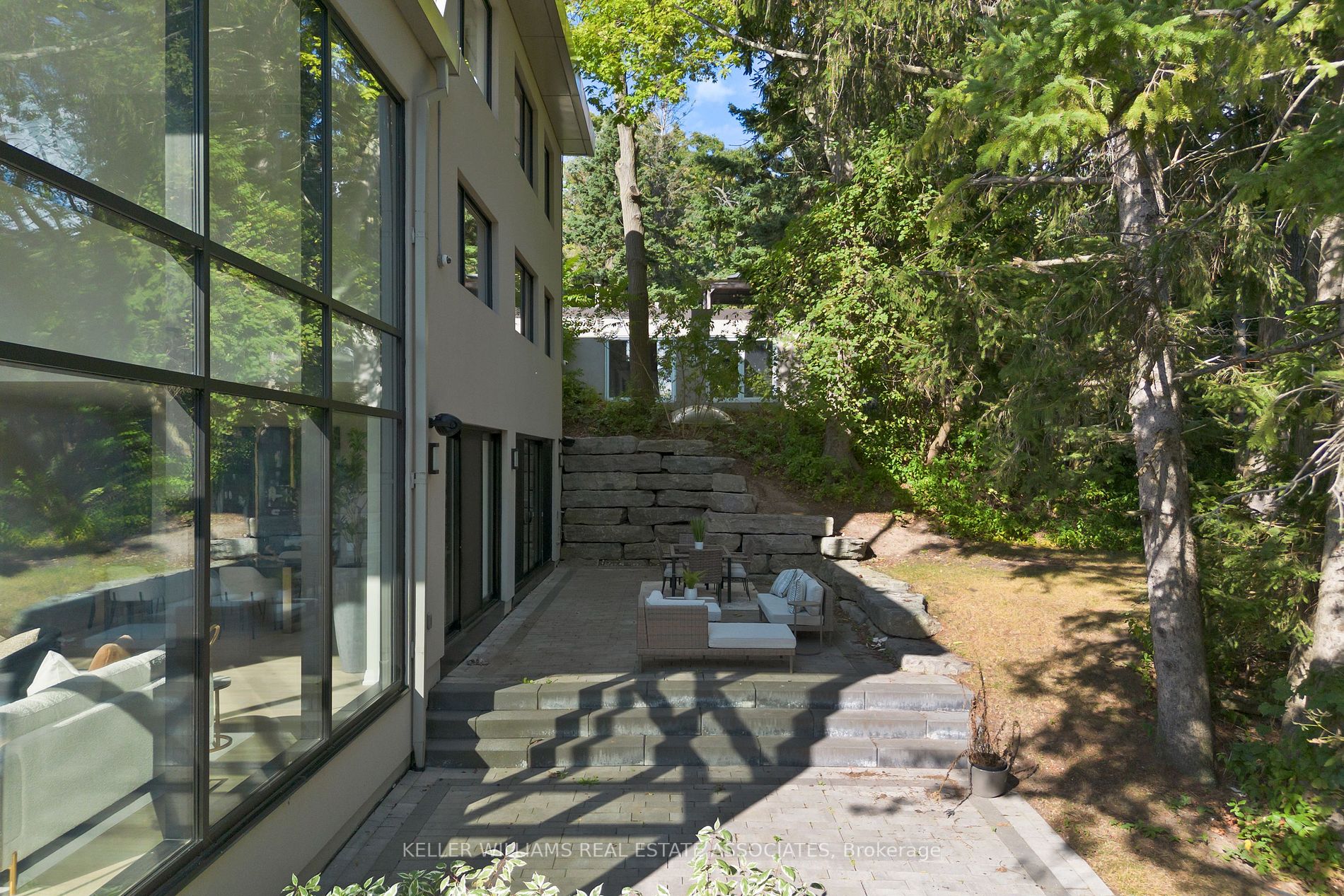 379 Woodgrange Ave