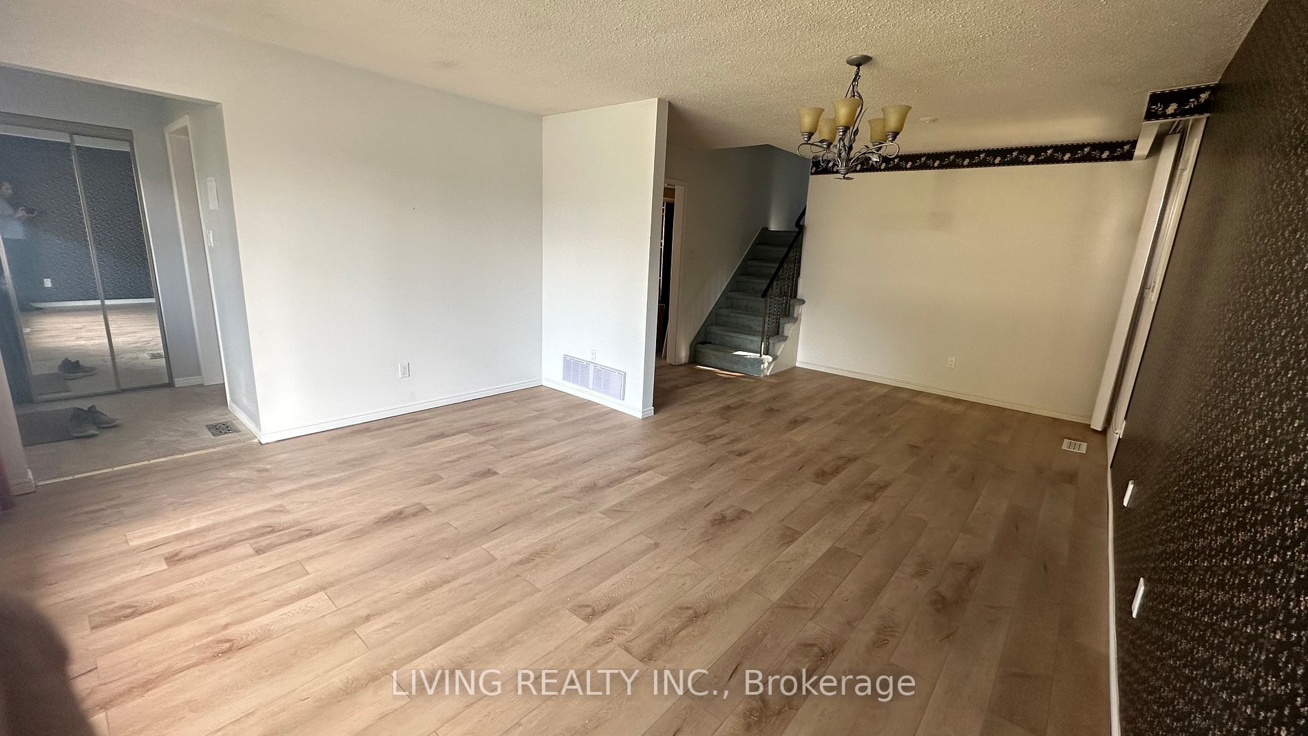1295 Commerce St, #Main