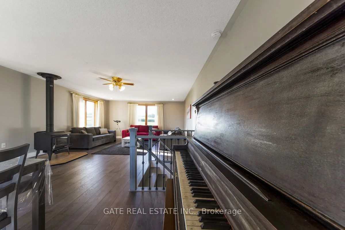 4456 Concession Road 6, #Main