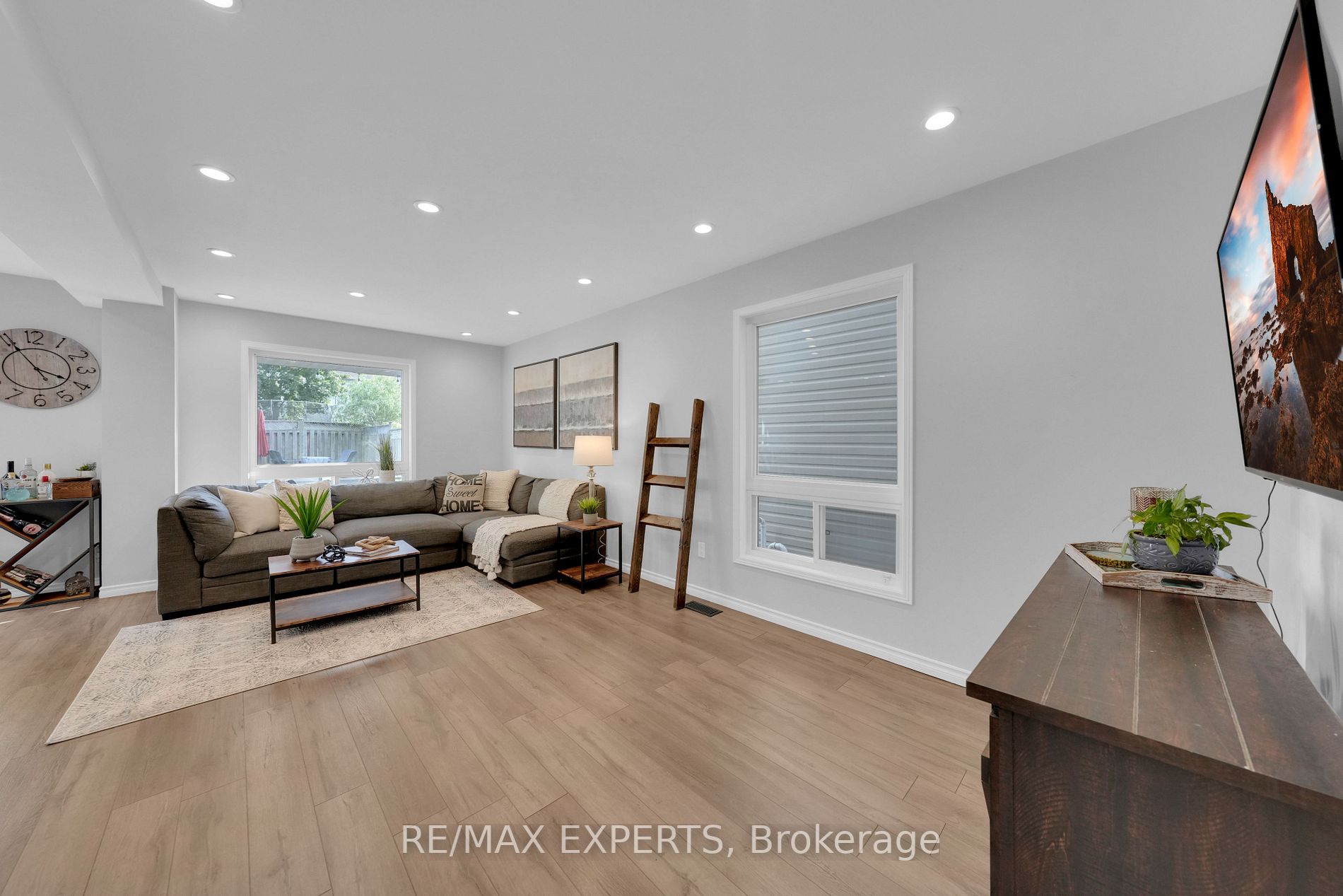 15 Primeau Ave