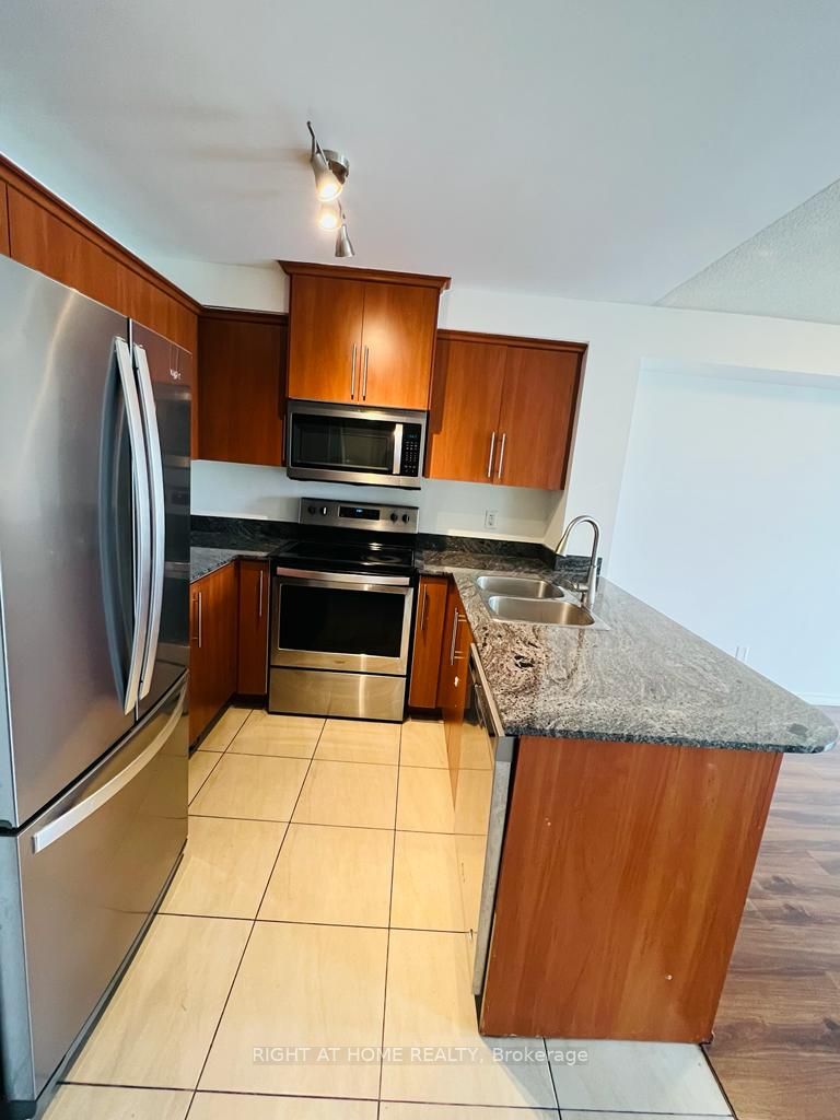 8 Rosebank Dr, #6H