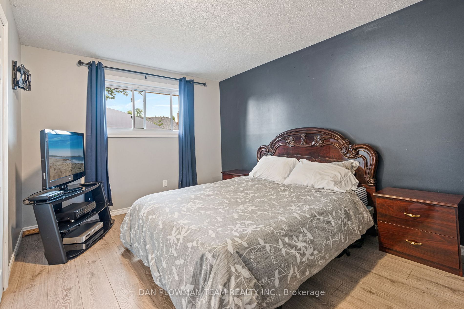 430 Paddington Crescent