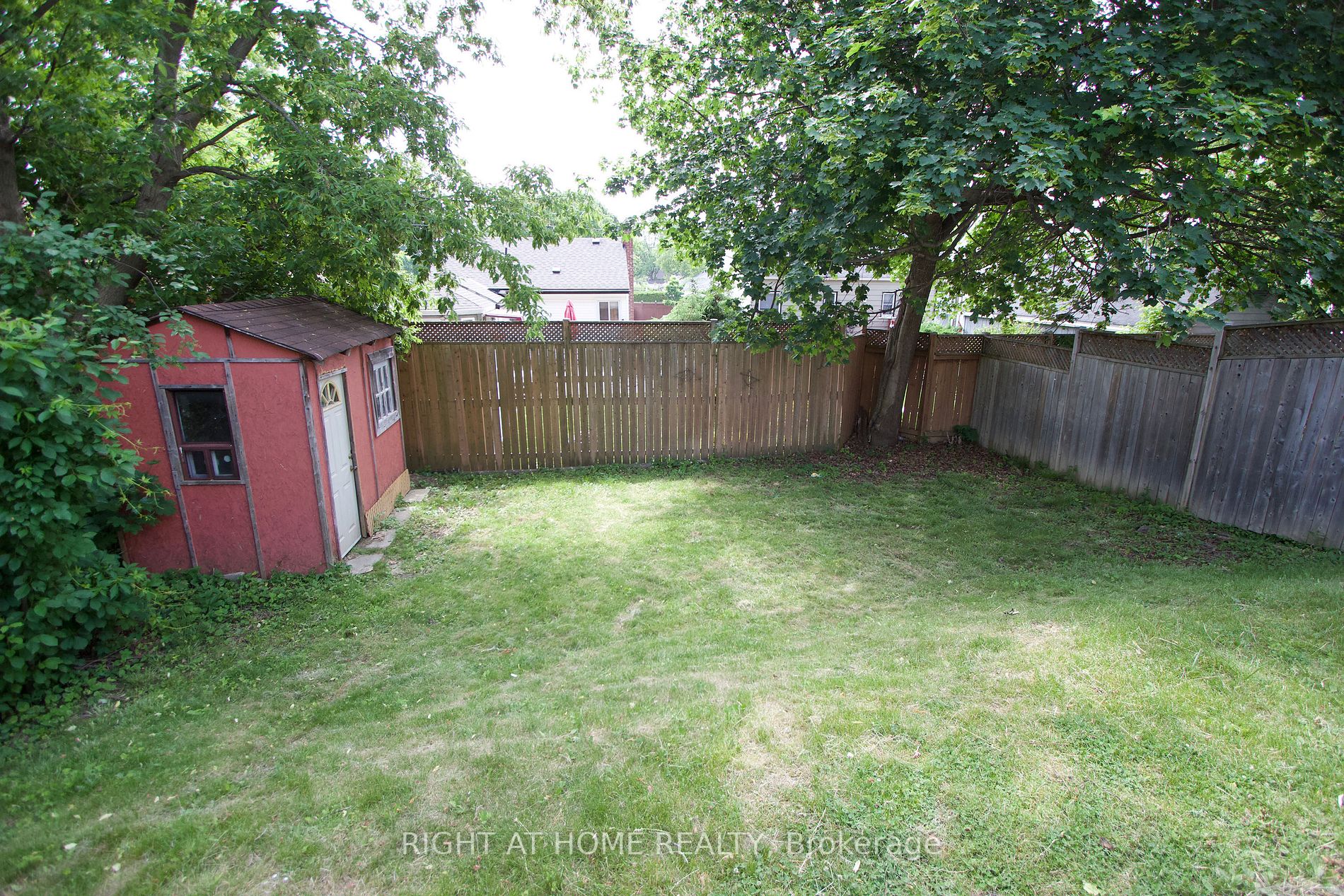 262 Drew St