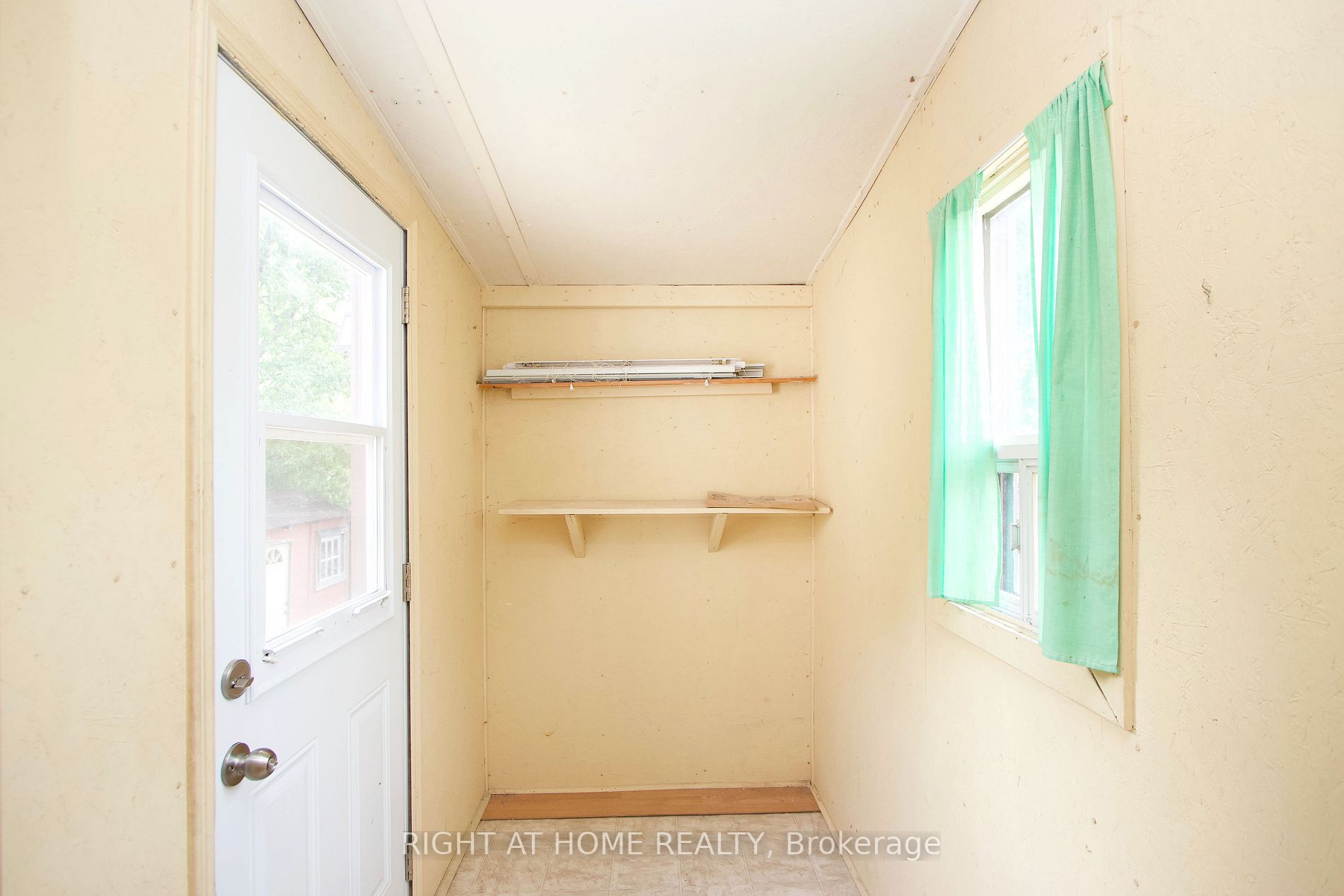 262 Drew St