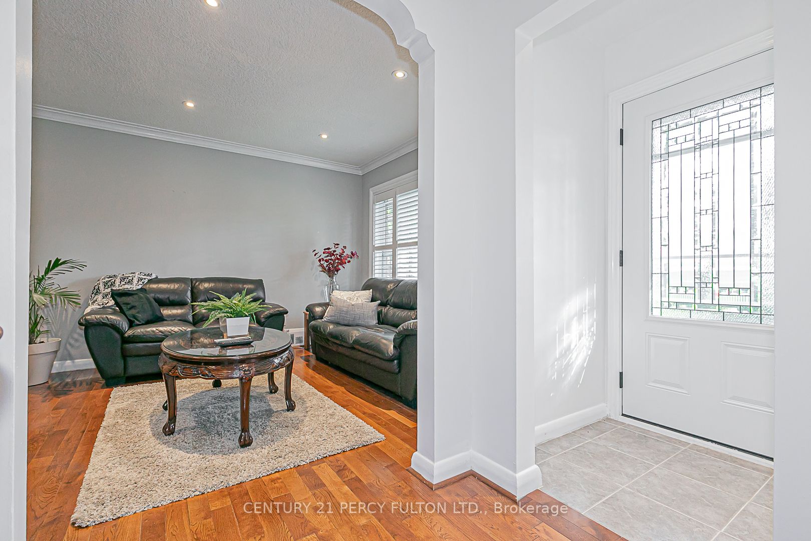 21 Willowhurst Cres E