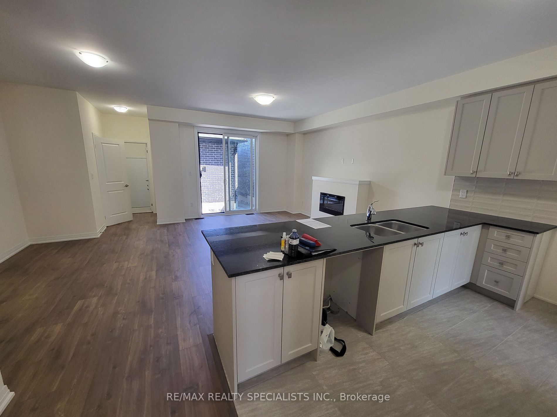 345 Coronation Rd E