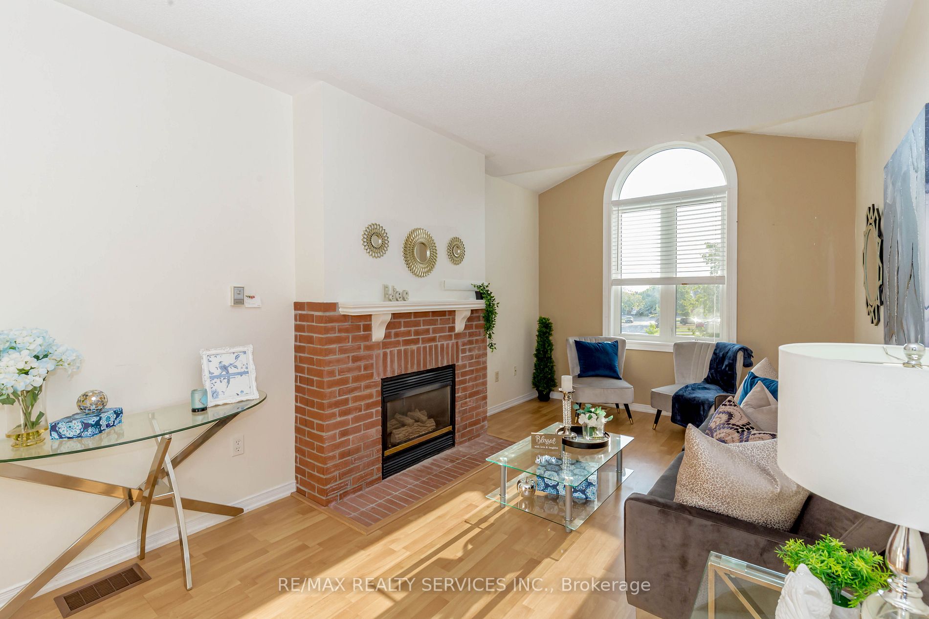 43 Creekwood Cres