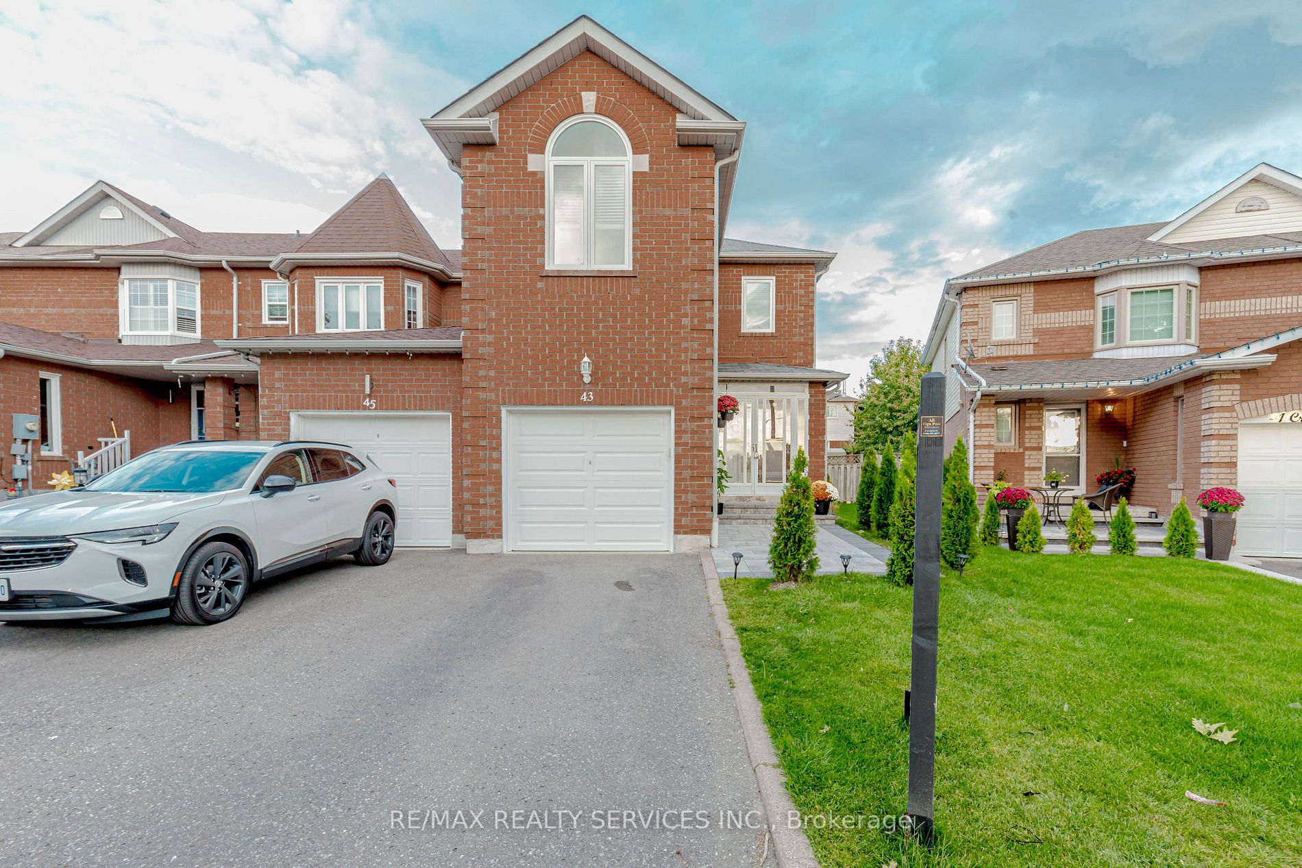 43 Creekwood Cres