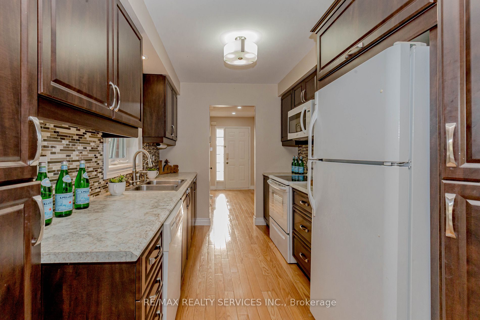 43 Creekwood Cres