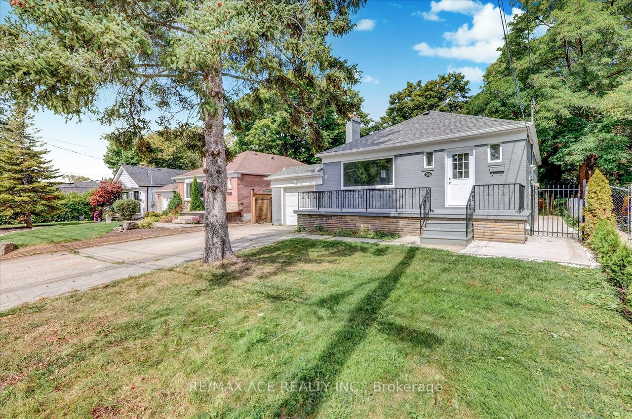 16 Colonial Ave