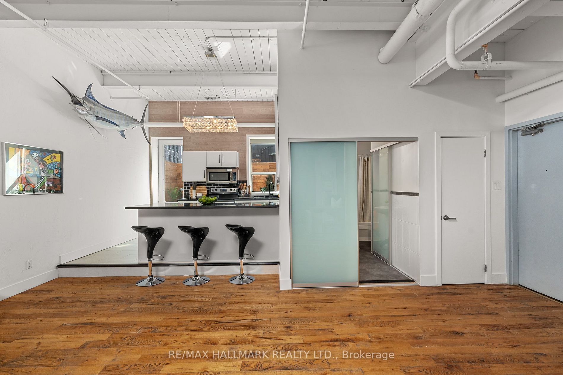 326 Carlaw Ave, #203