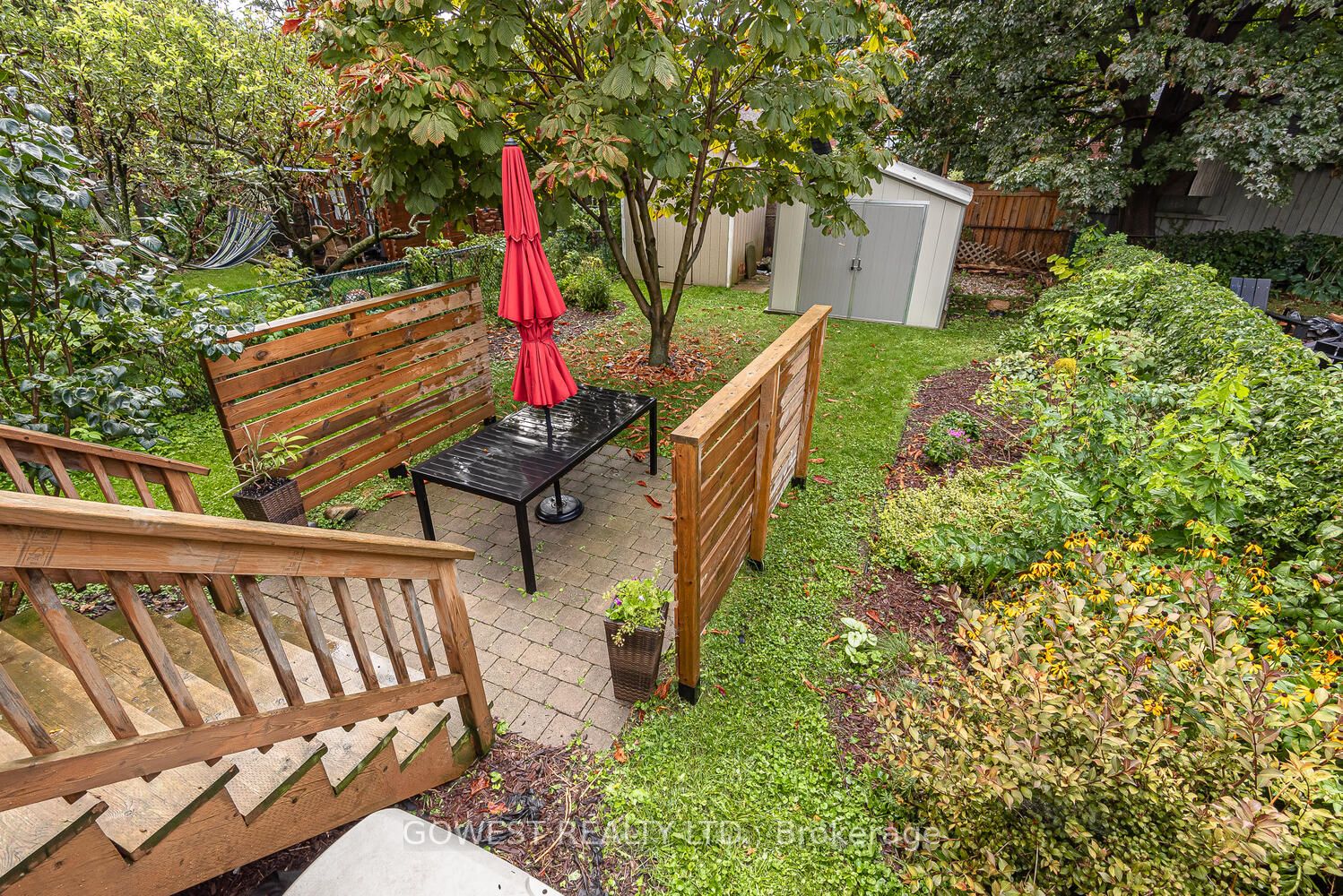 98 Kalmar Ave