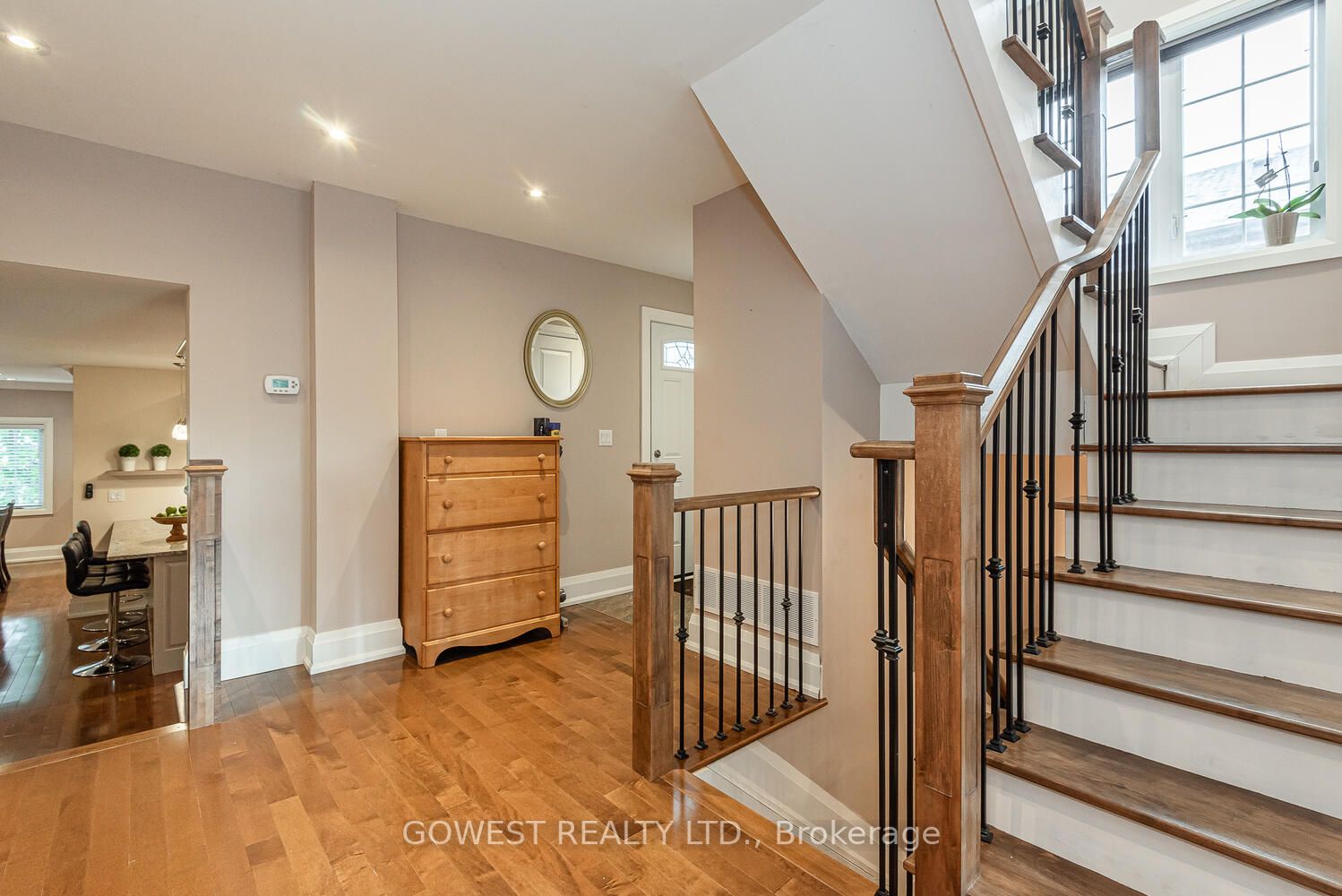 98 Kalmar Ave