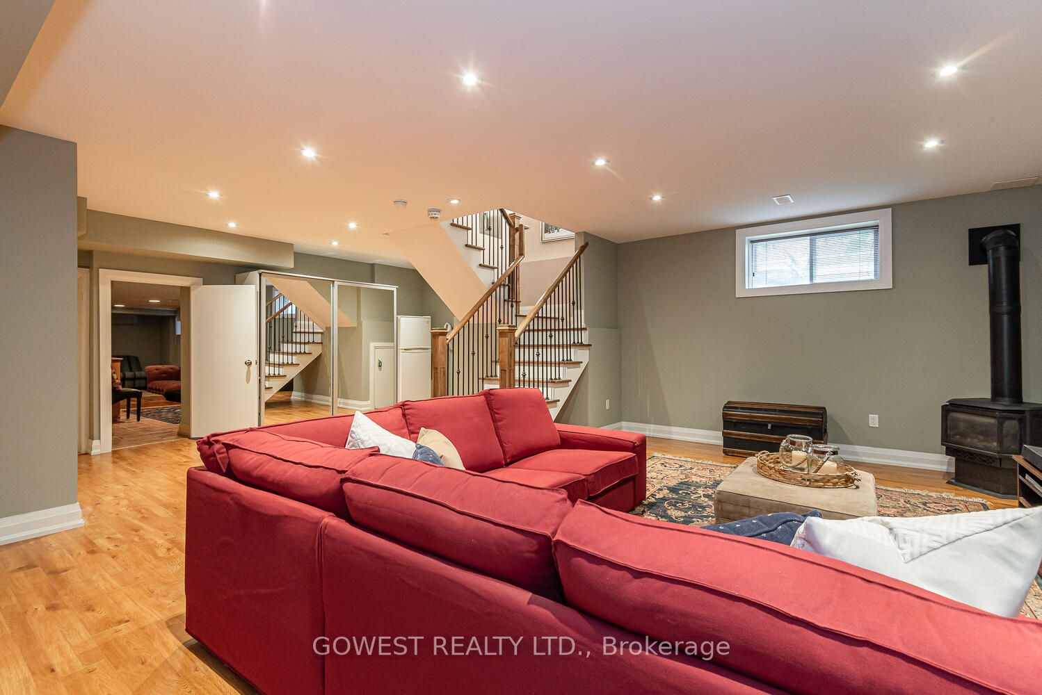 98 Kalmar Ave