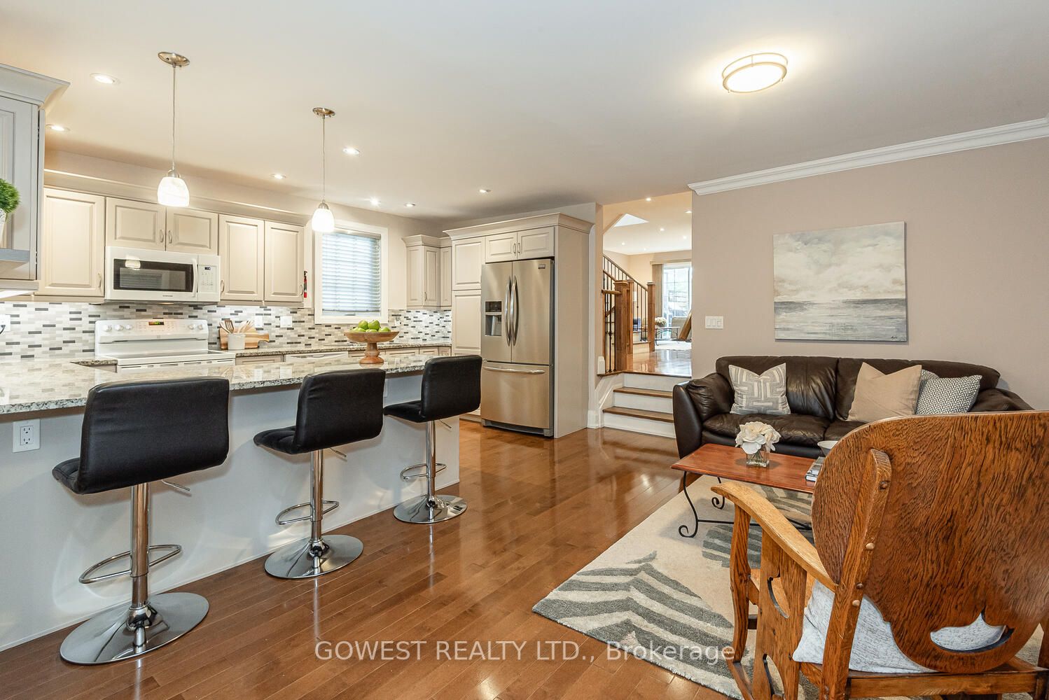 98 Kalmar Ave