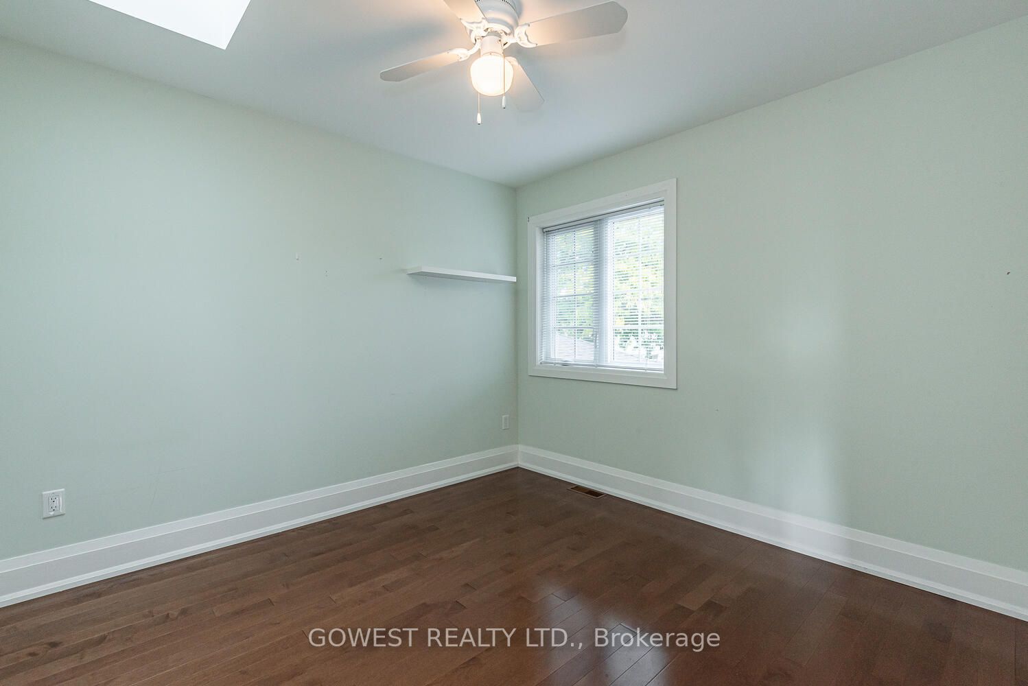 98 Kalmar Ave