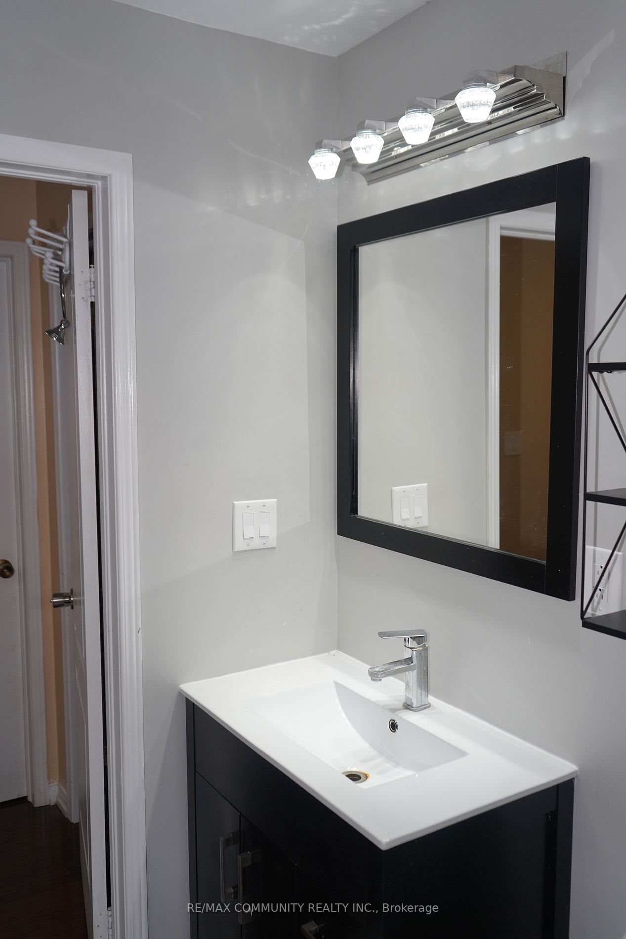 56 Mcnicol Cres