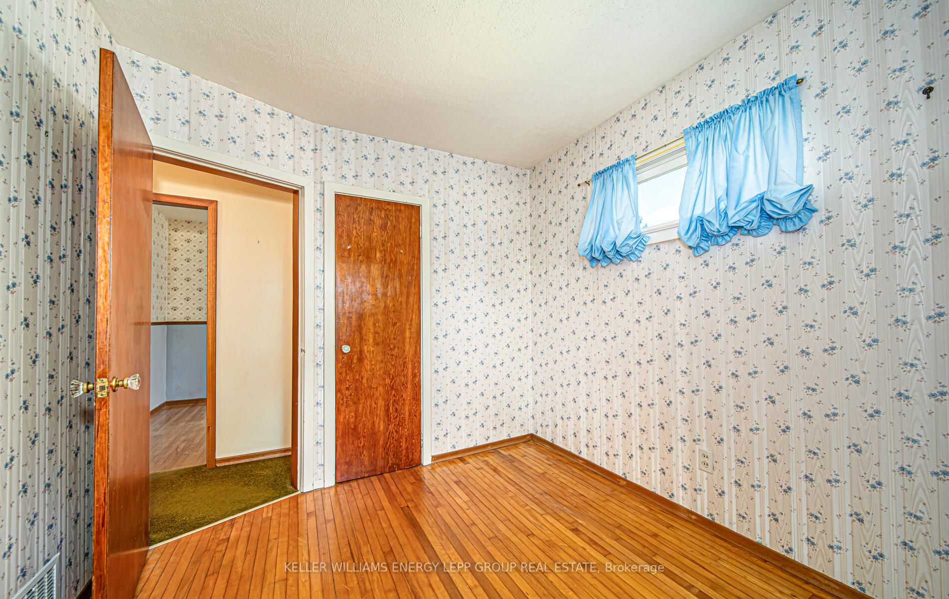 2043 Simcoe St N