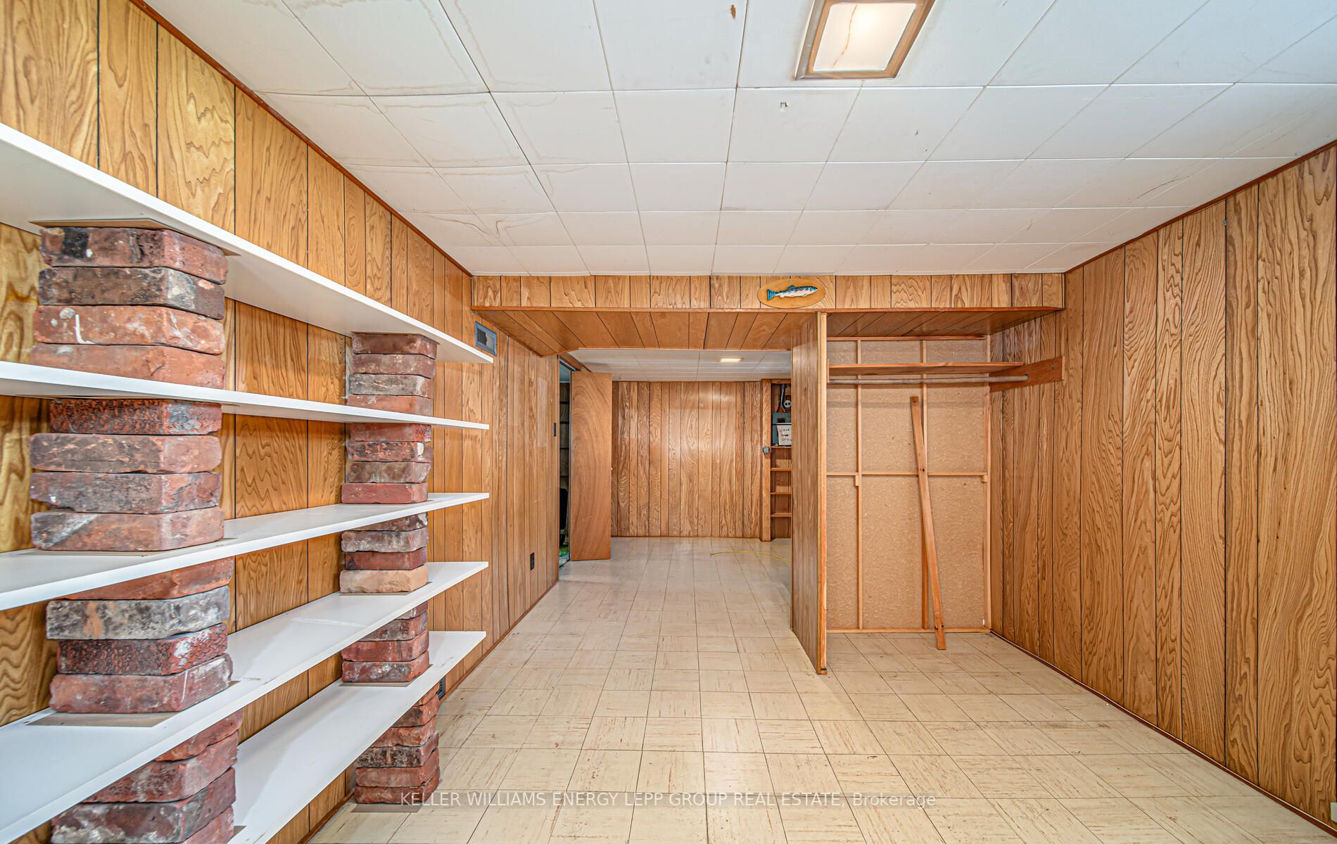 2043 Simcoe St N