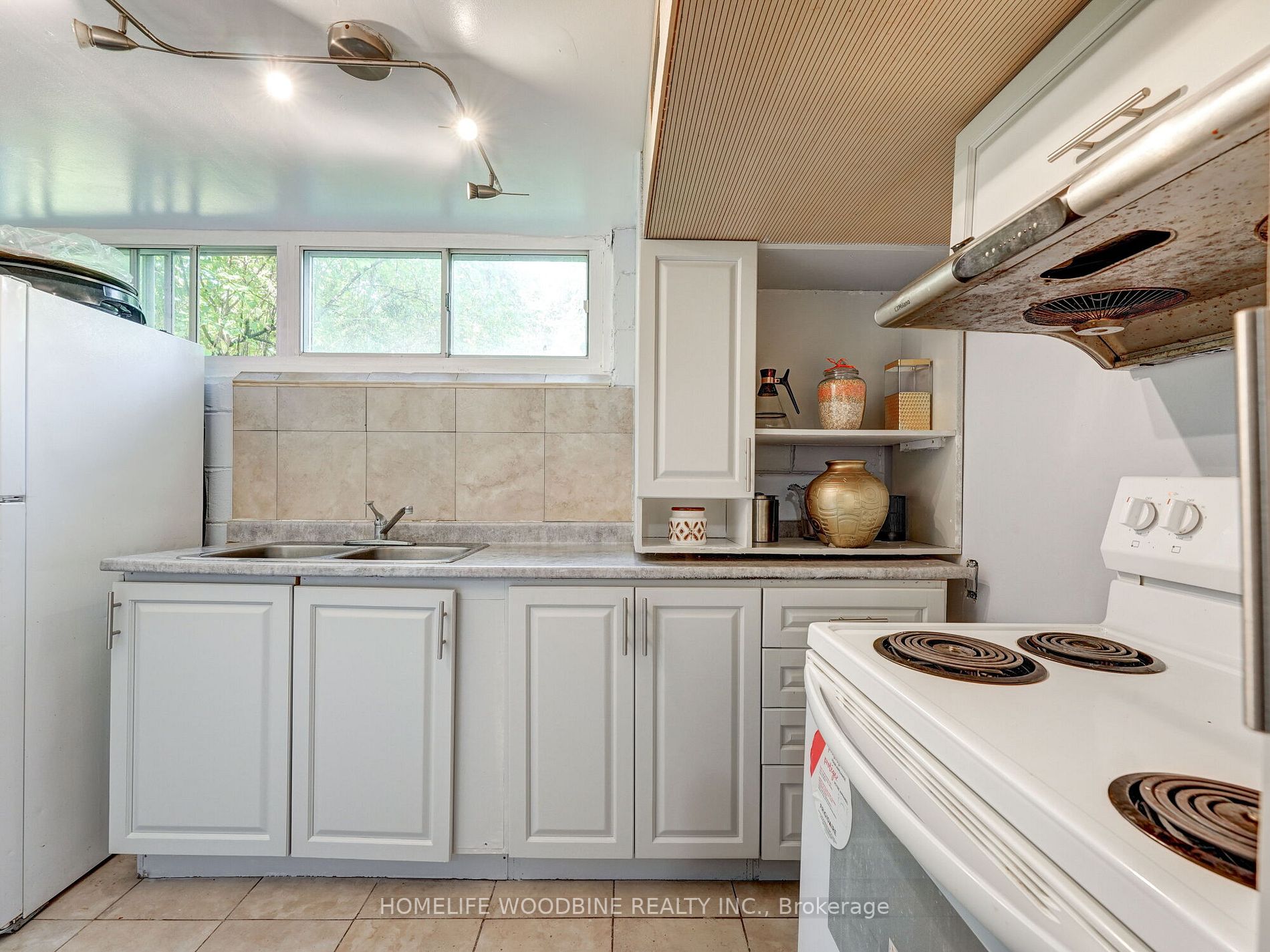 15 Woodgarden Crescent