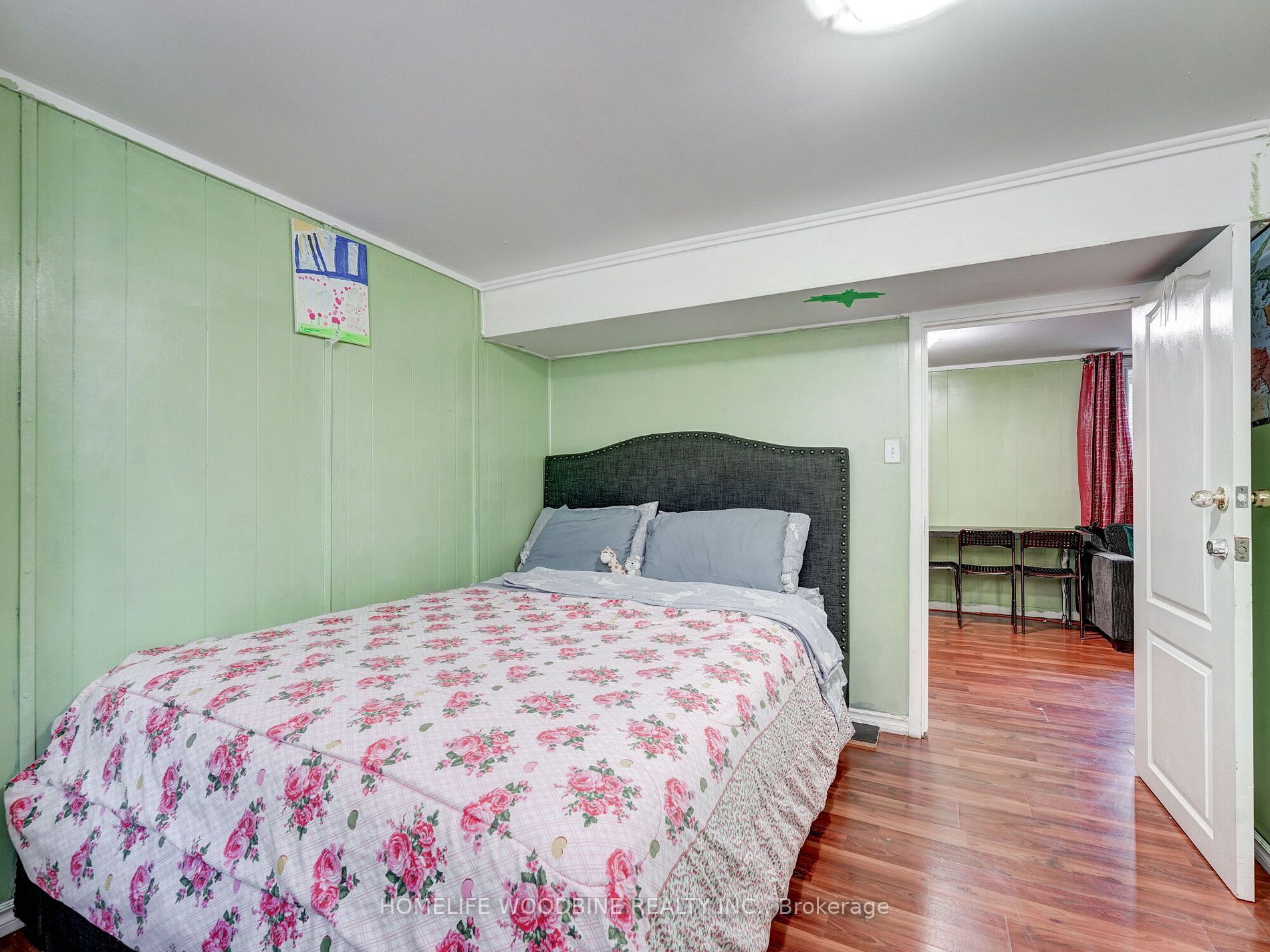 15 Woodgarden Crescent