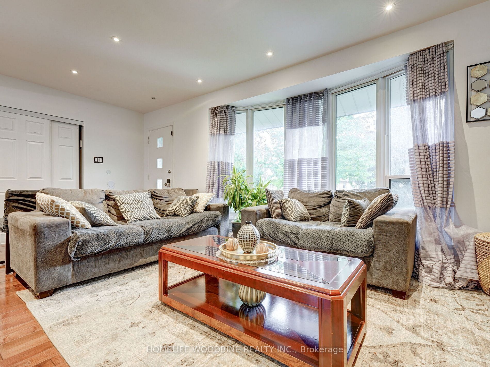 15 Woodgarden Crescent