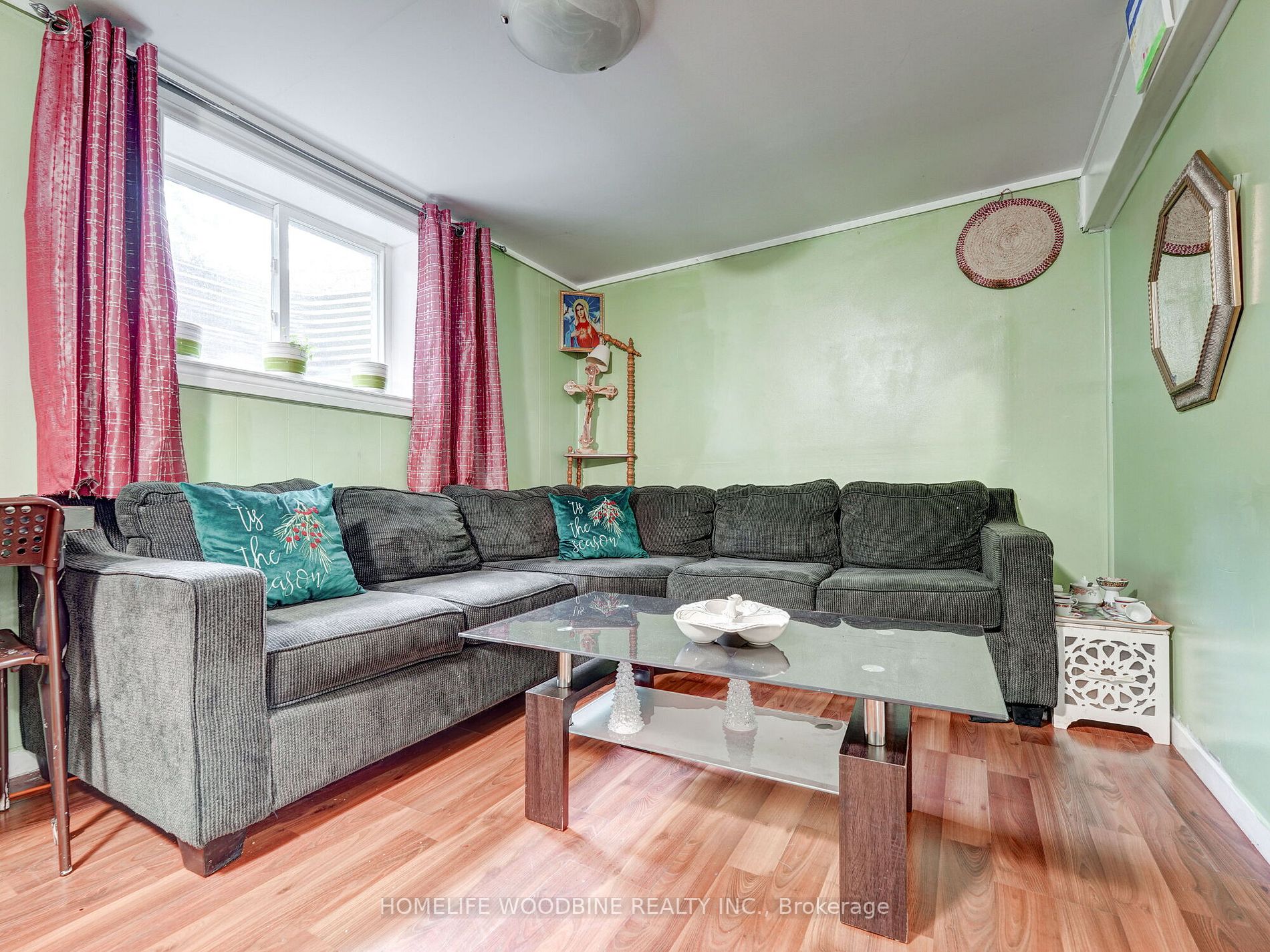15 Woodgarden Crescent