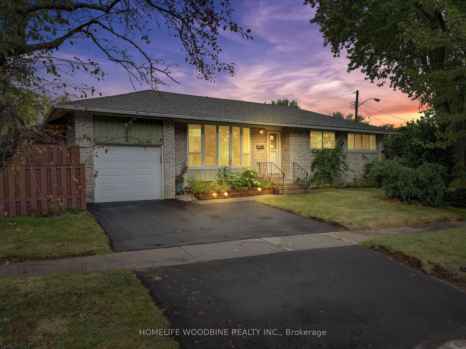 15 Woodgarden Cres