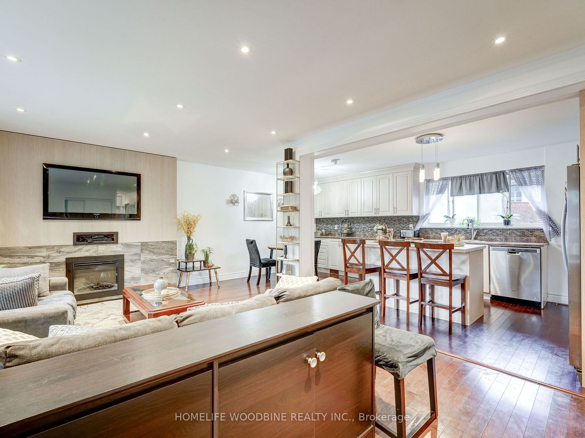 15 Woodgarden Crescent