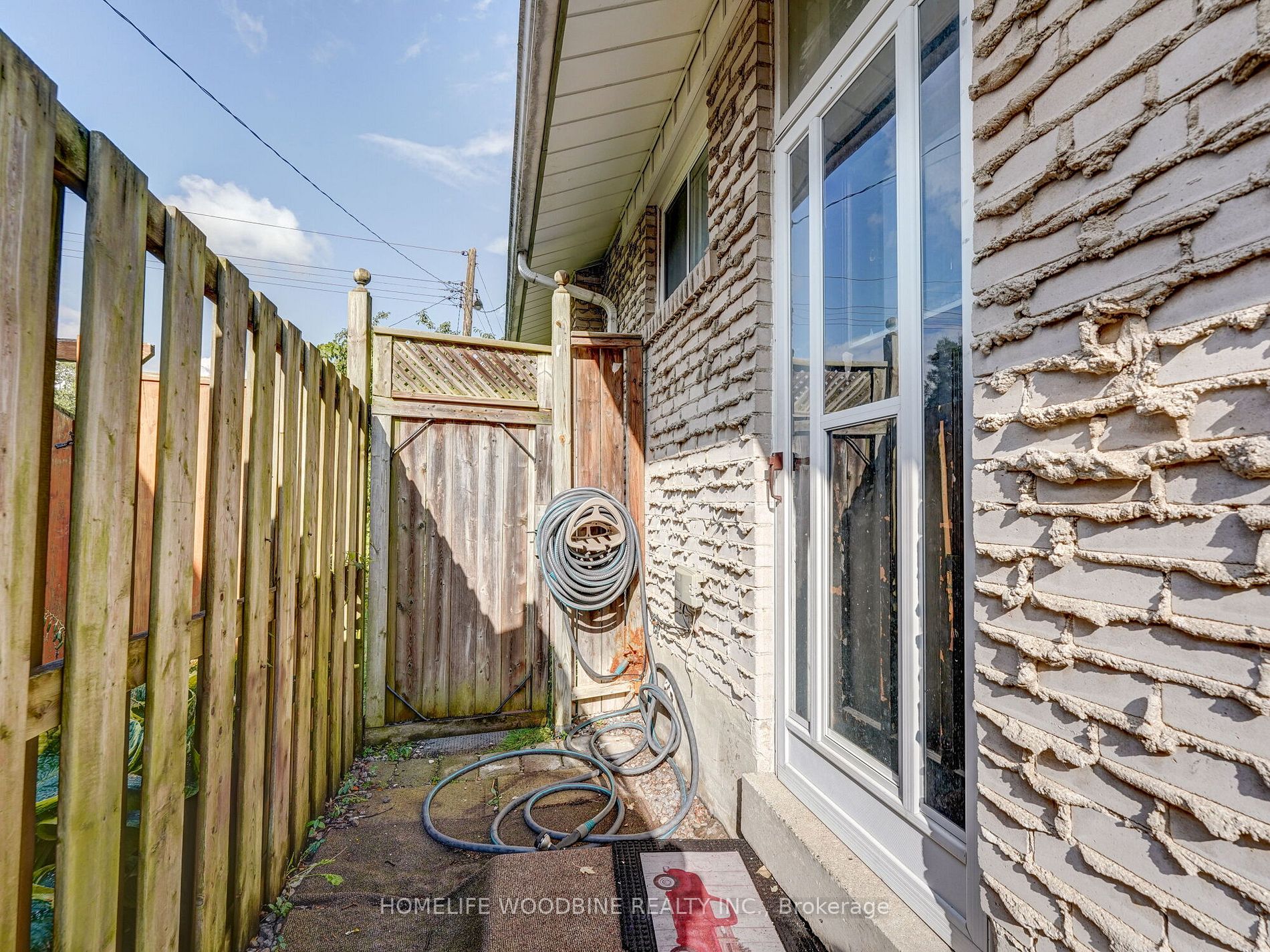 15 Woodgarden Crescent
