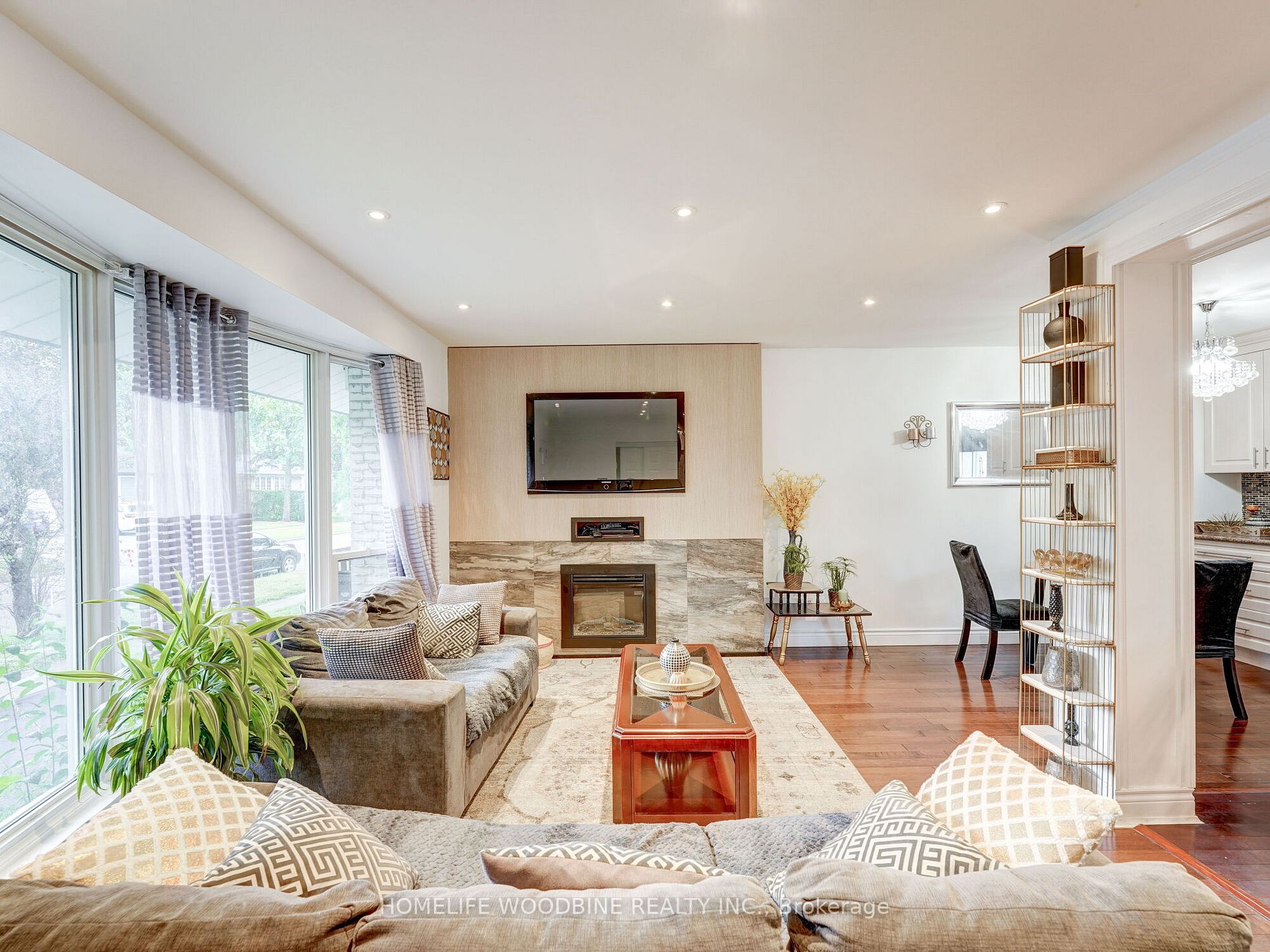 15 Woodgarden Crescent