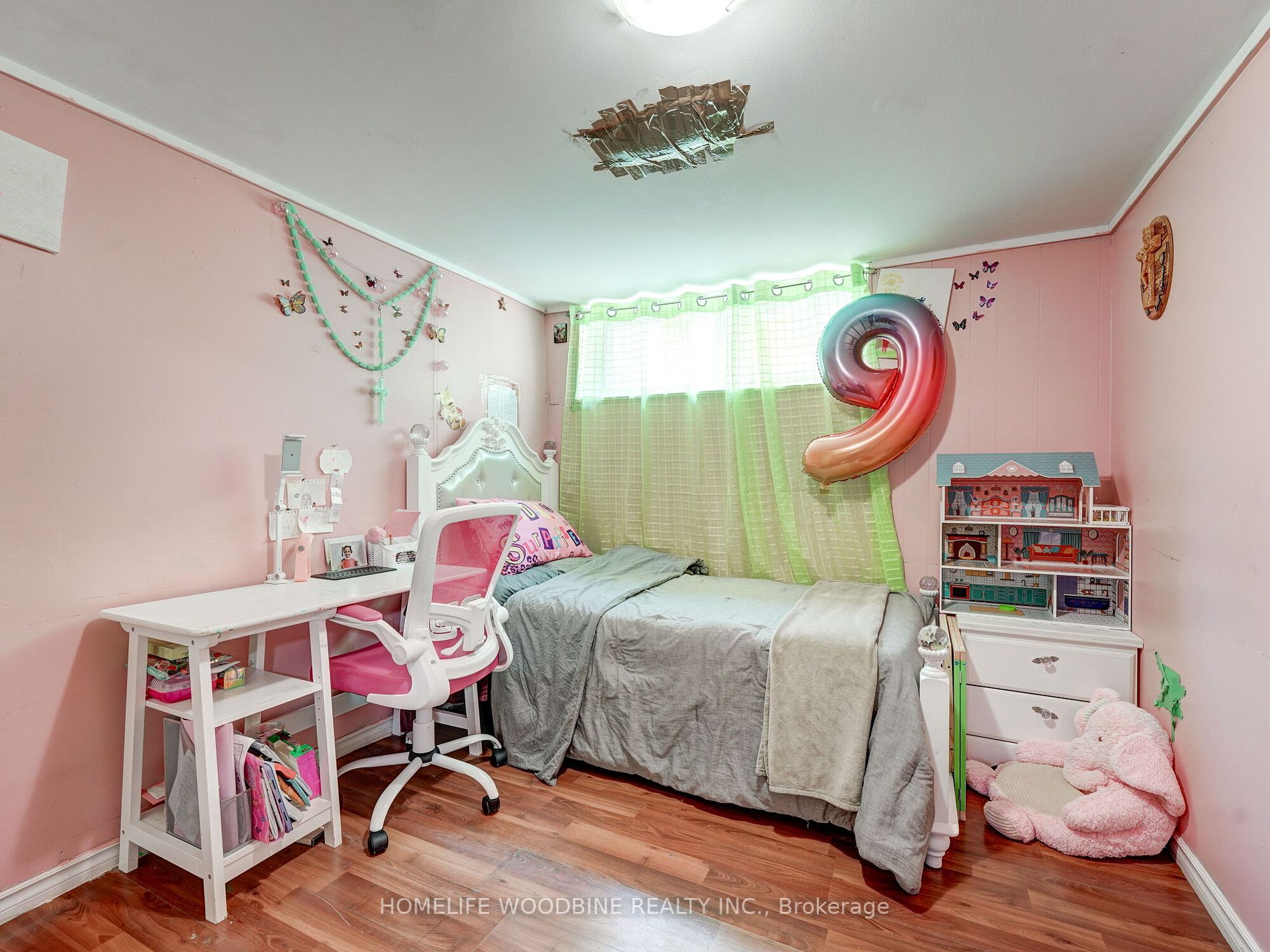 15 Woodgarden Crescent