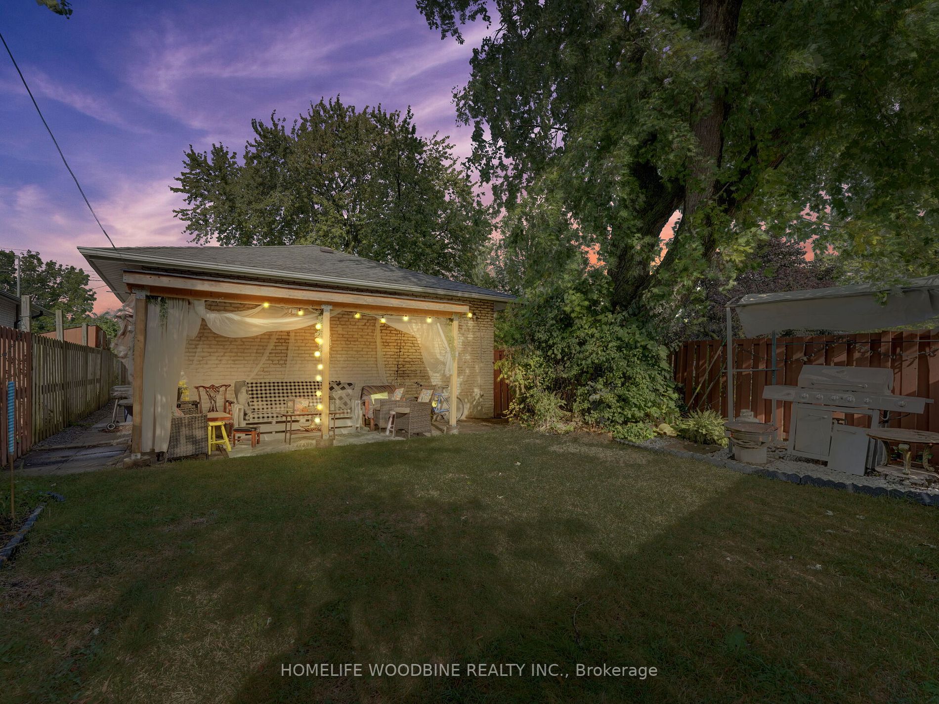 15 Woodgarden Crescent