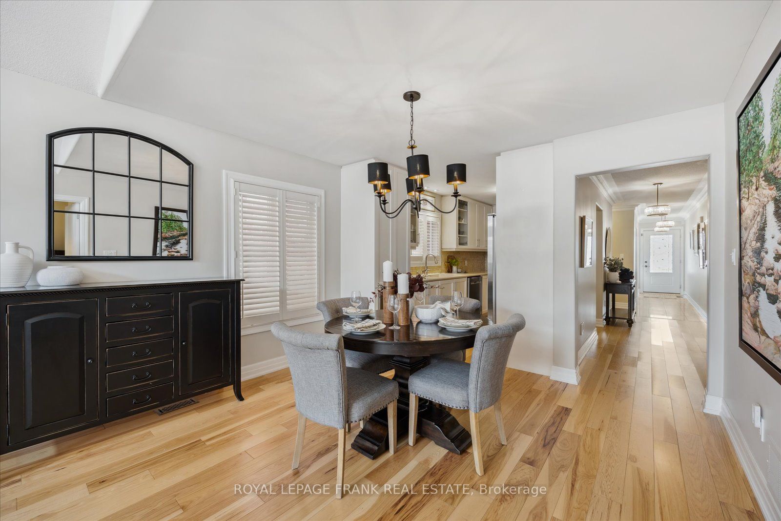 1851 Silverstone Cres