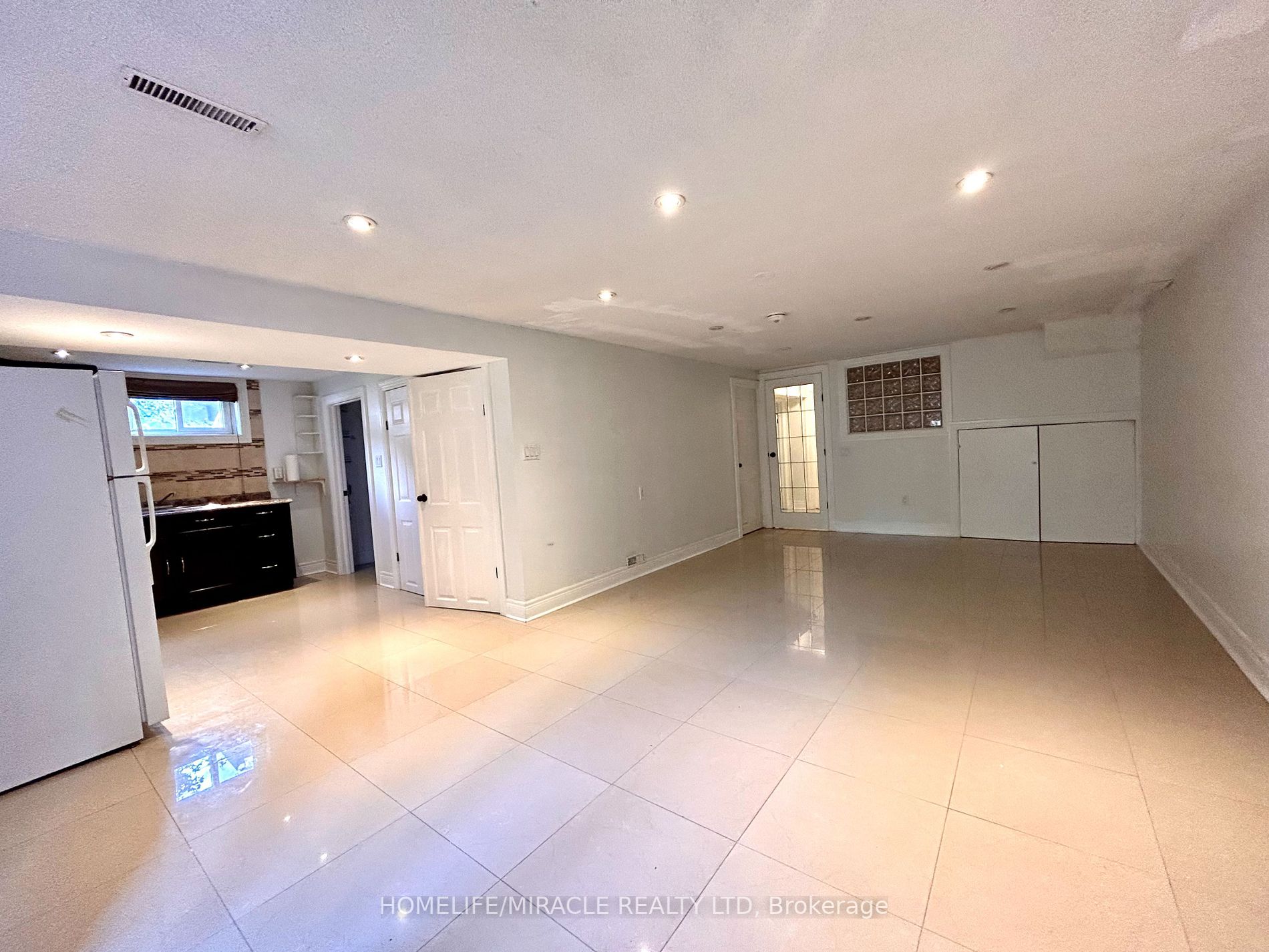 696 Sheppard Ave, #Bsmt