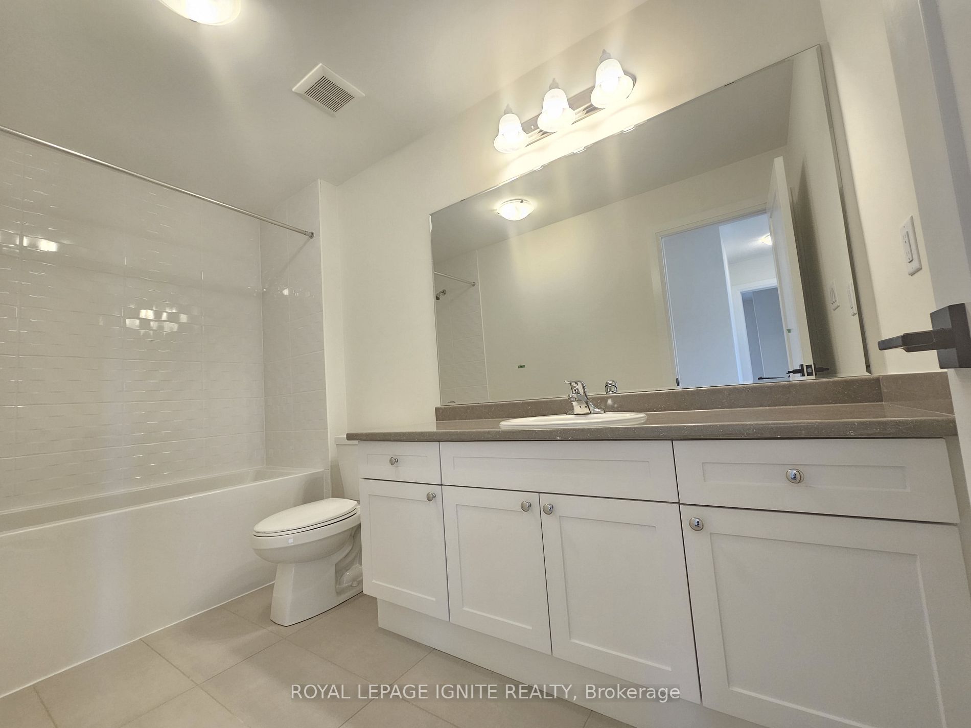 3250 Chimney Swift Cres