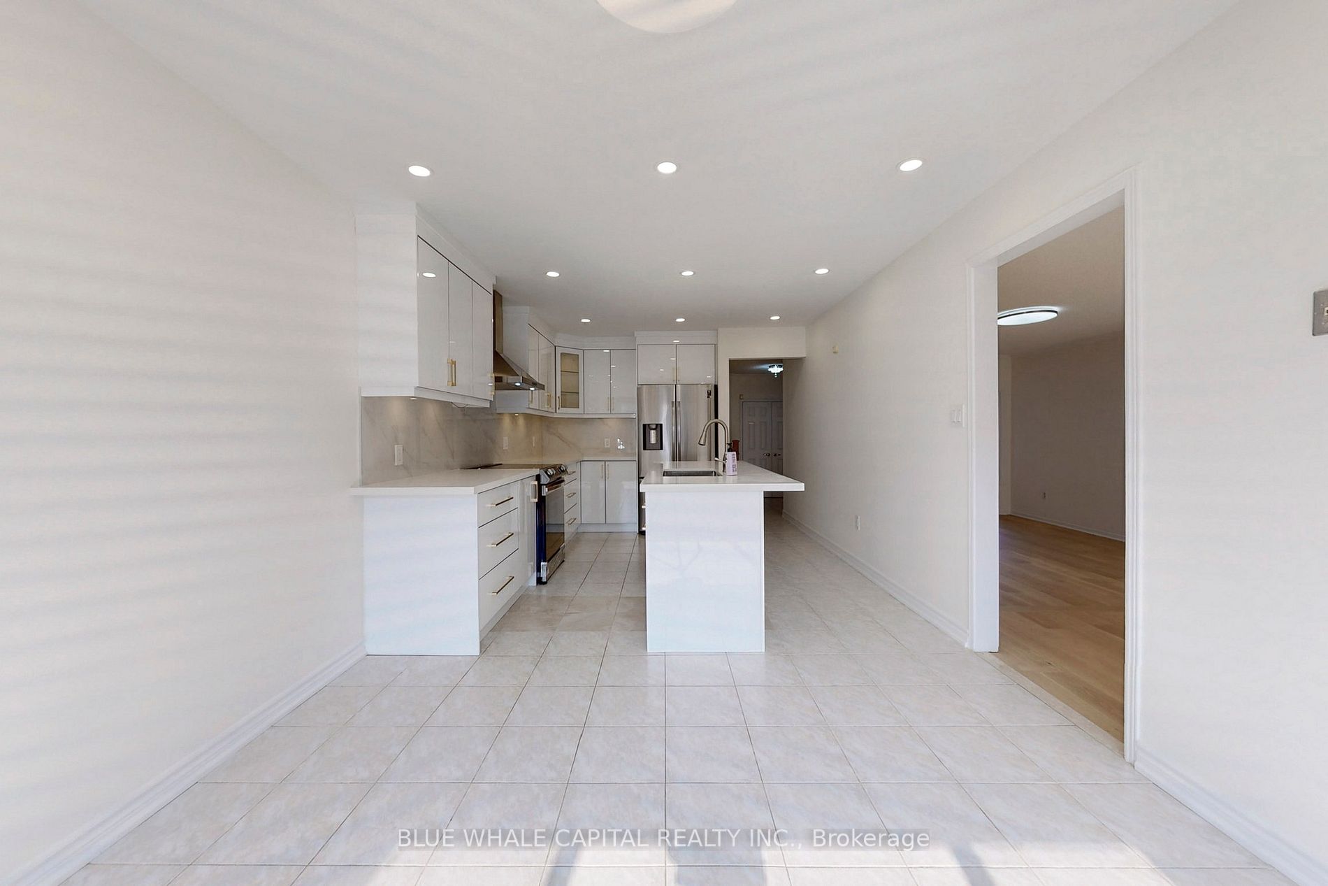 61 Holmbush Cres