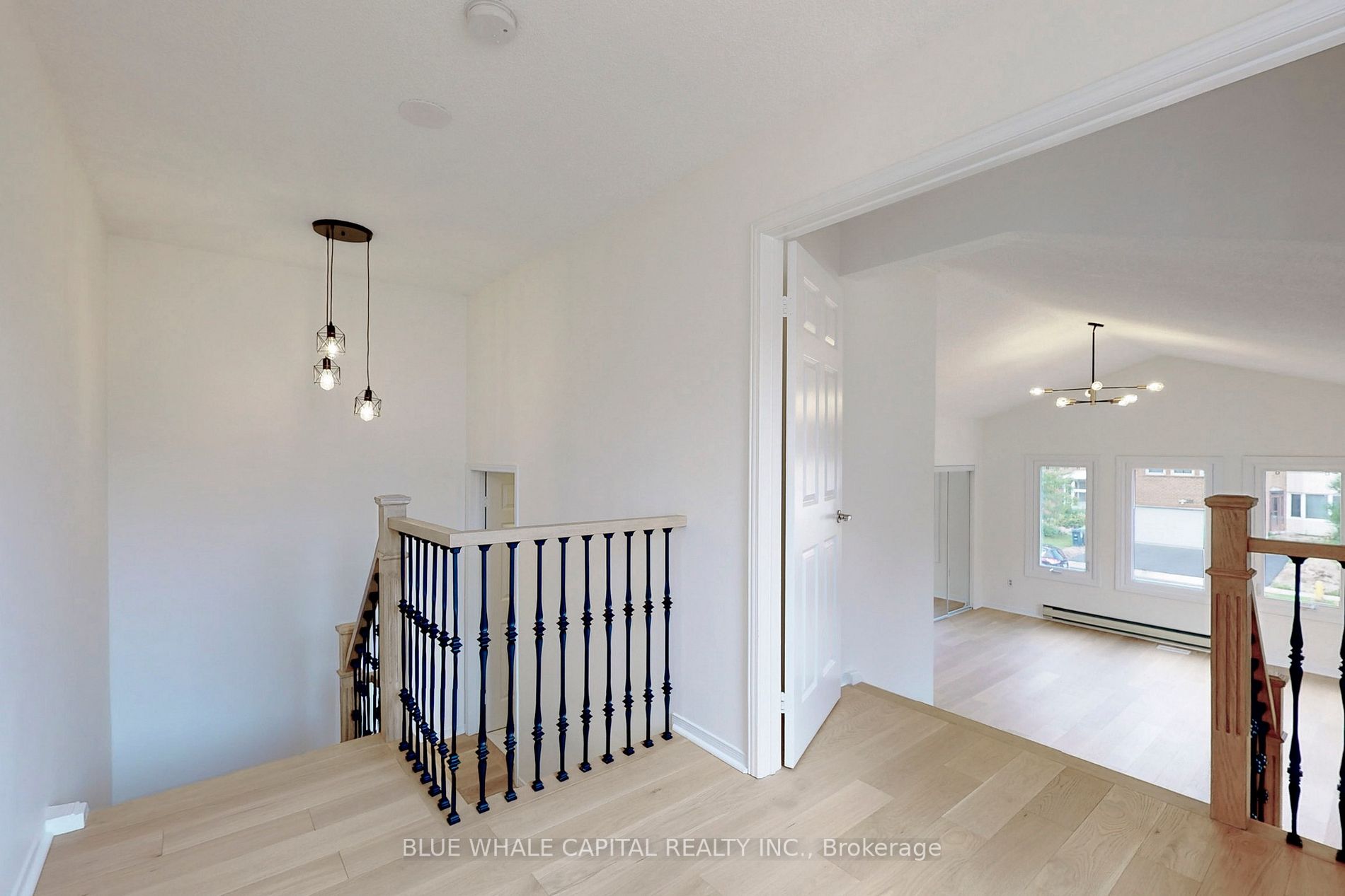 61 Holmbush Cres