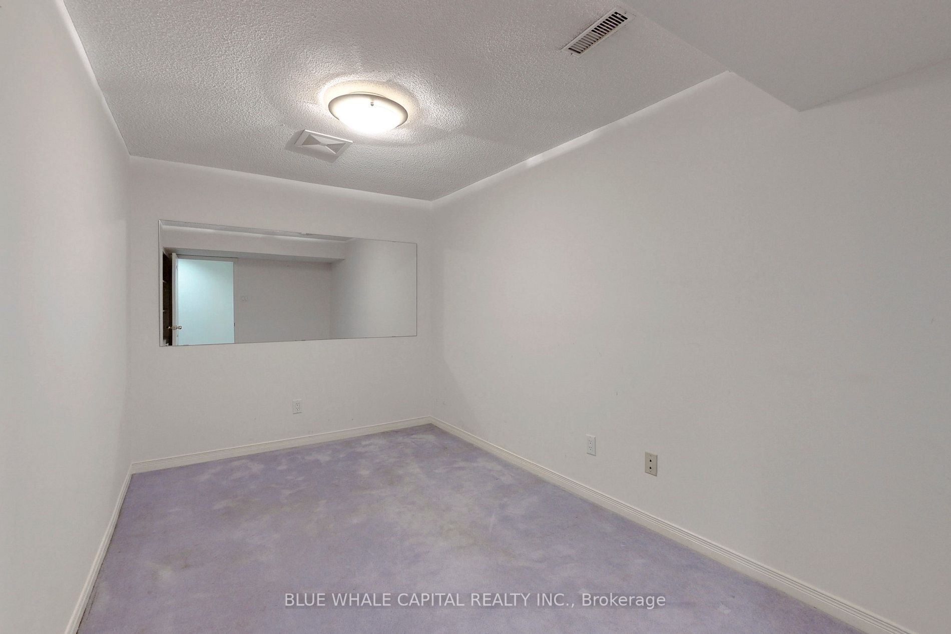 61 Holmbush Cres