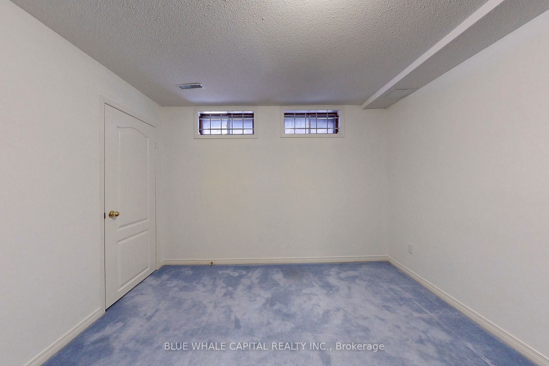 61 Holmbush Cres