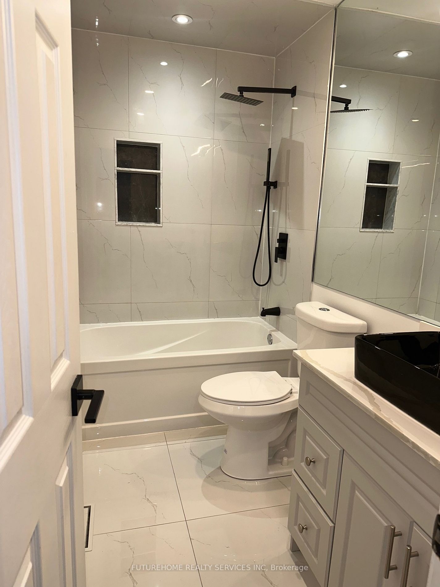 1075 Ellesmere Road, #127
