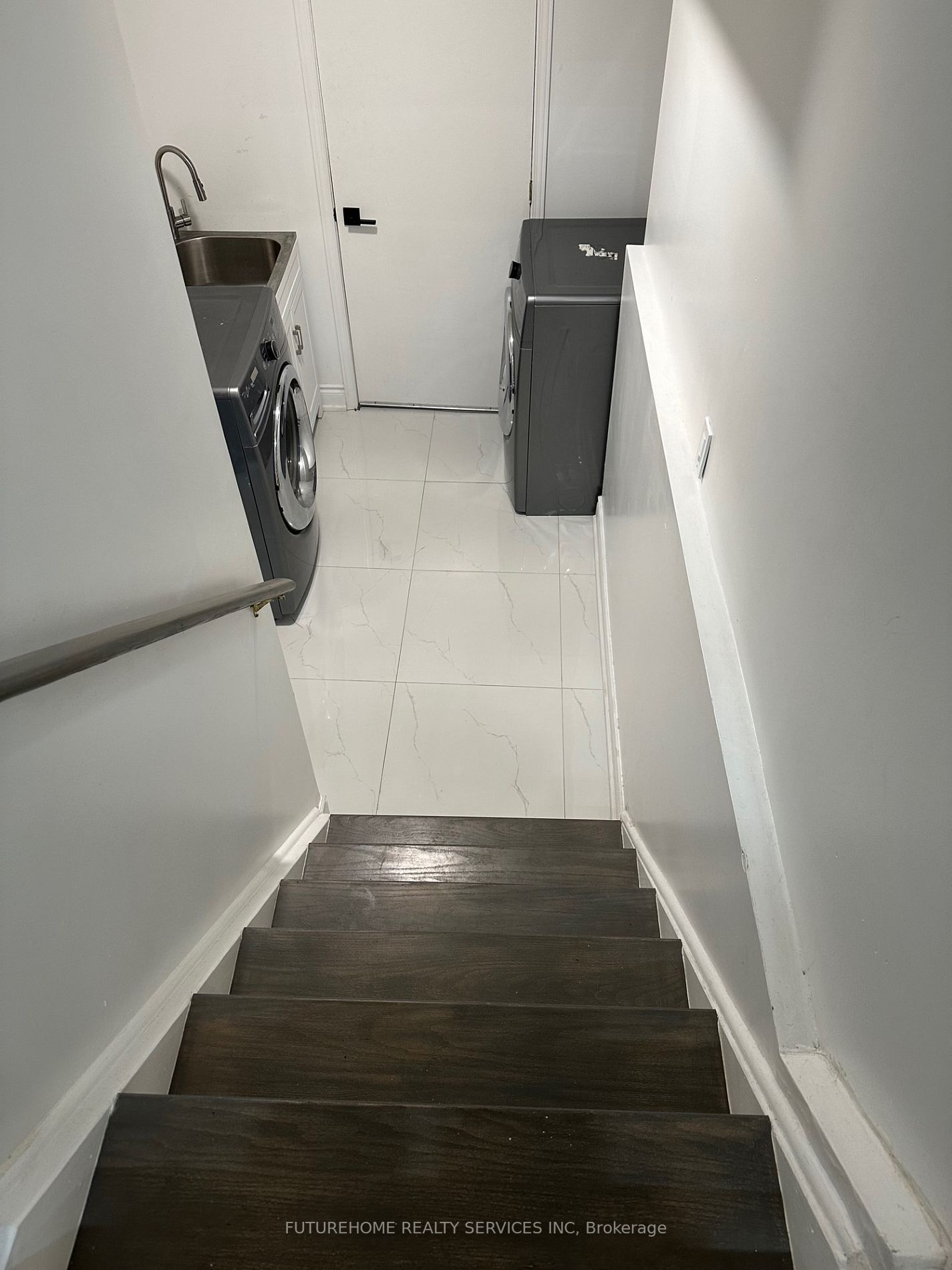 1075 Ellesmere Road, #127