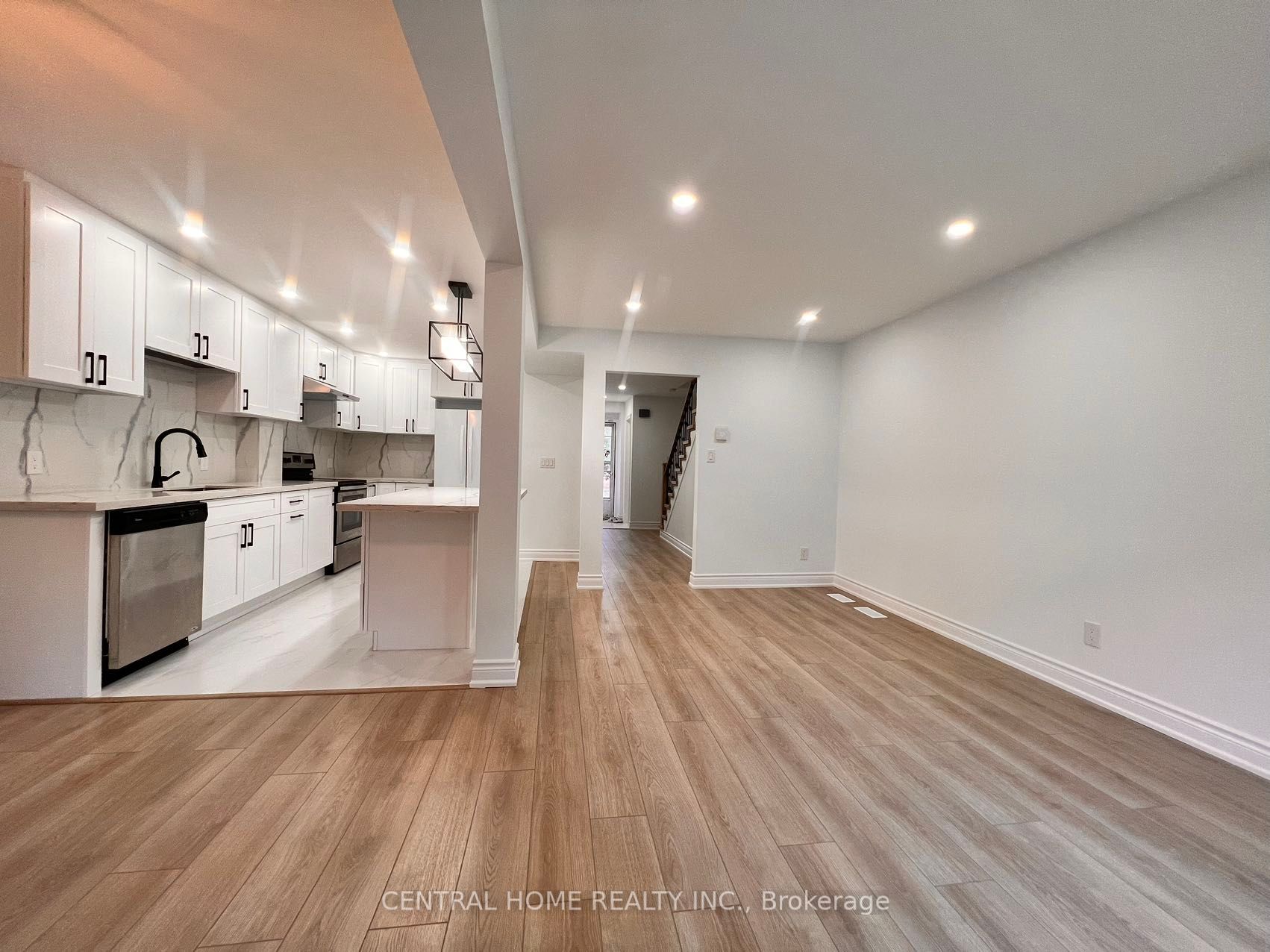 121 L'amoreaux Dr, #57