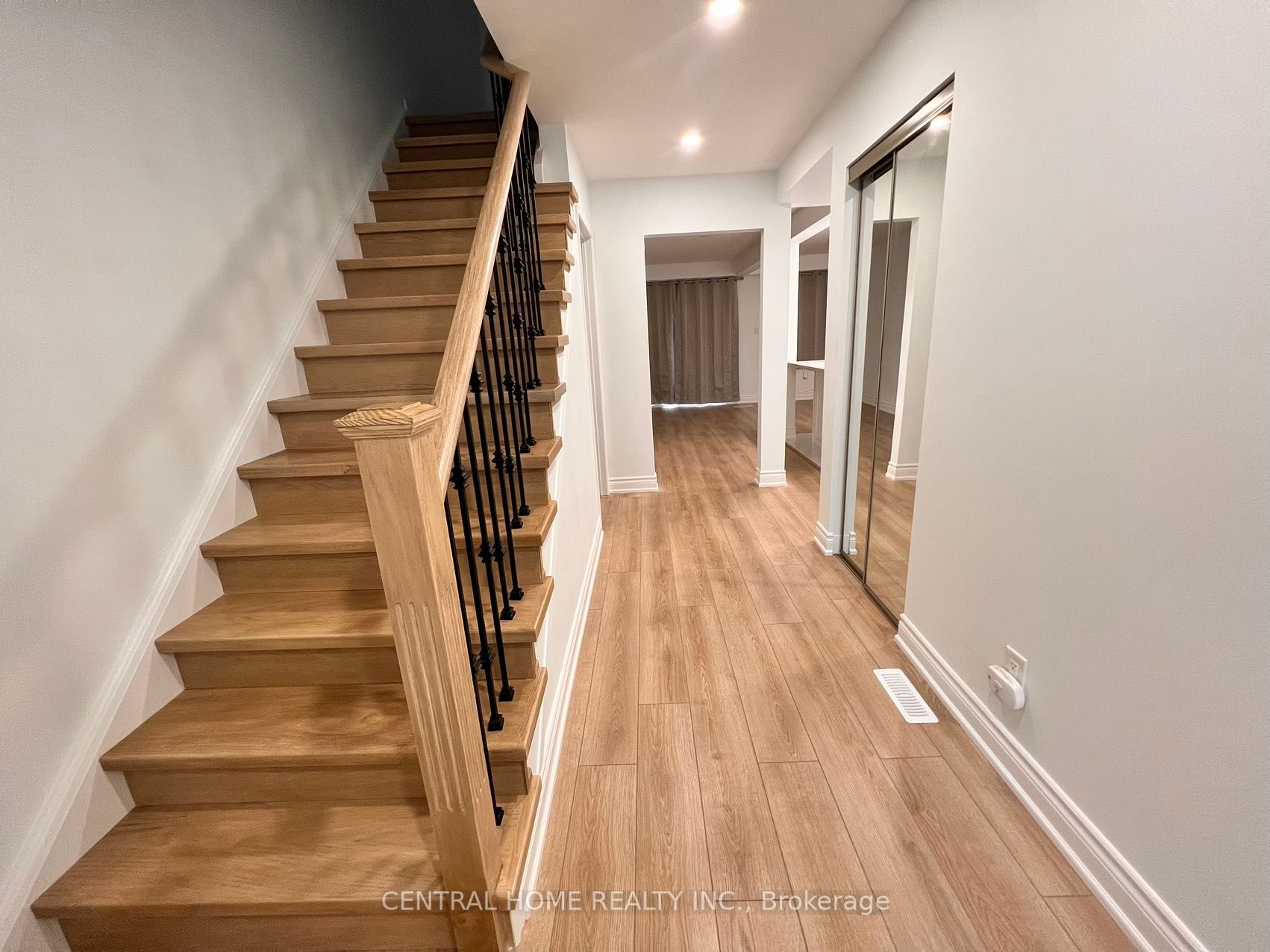 121 L'amoreaux Dr, #57