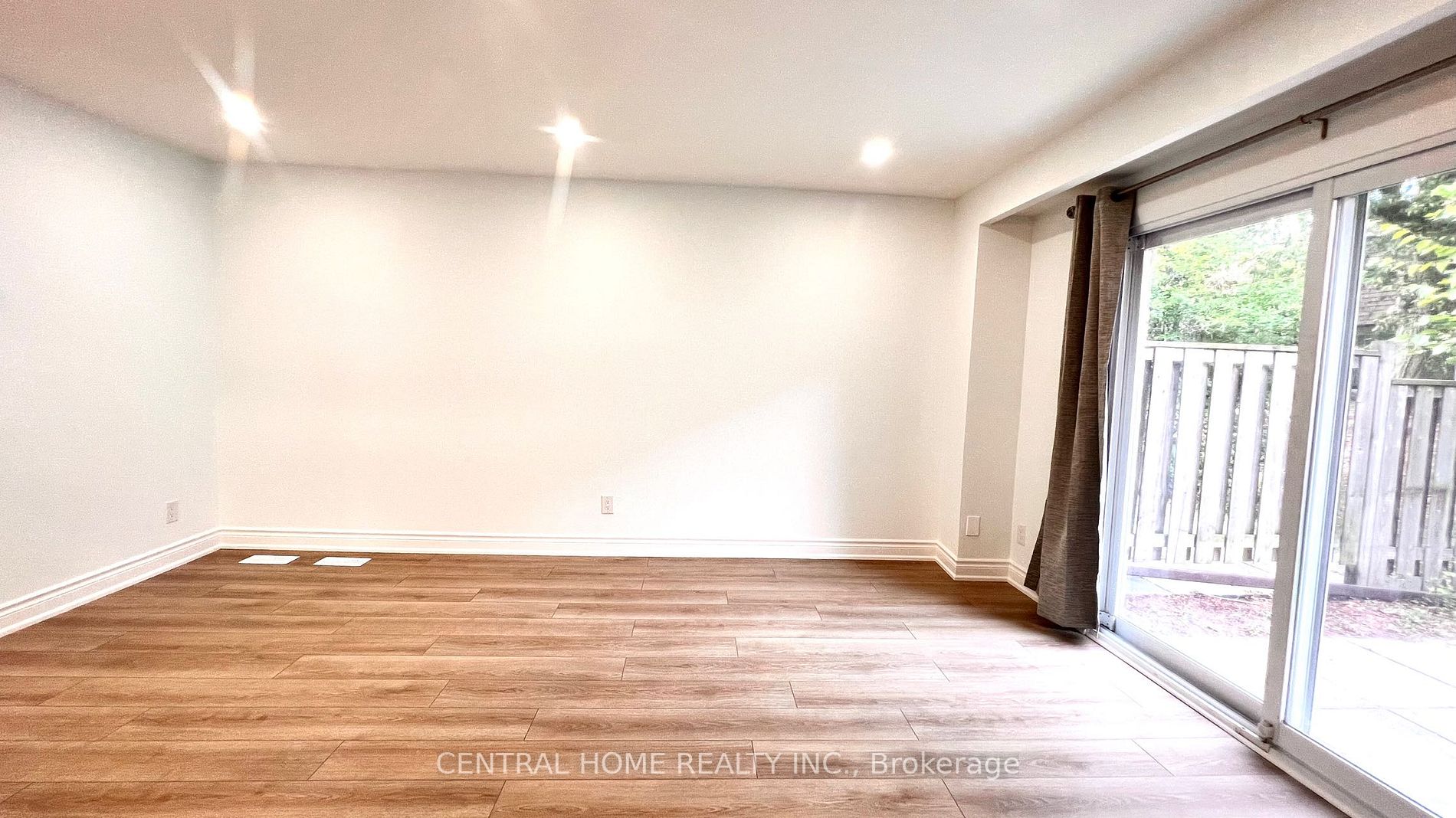 121 L'amoreaux Dr, #57