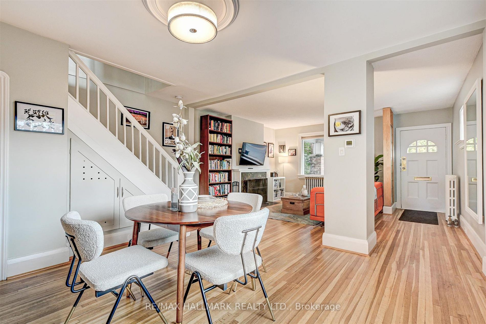 262 Mortimer Avenue