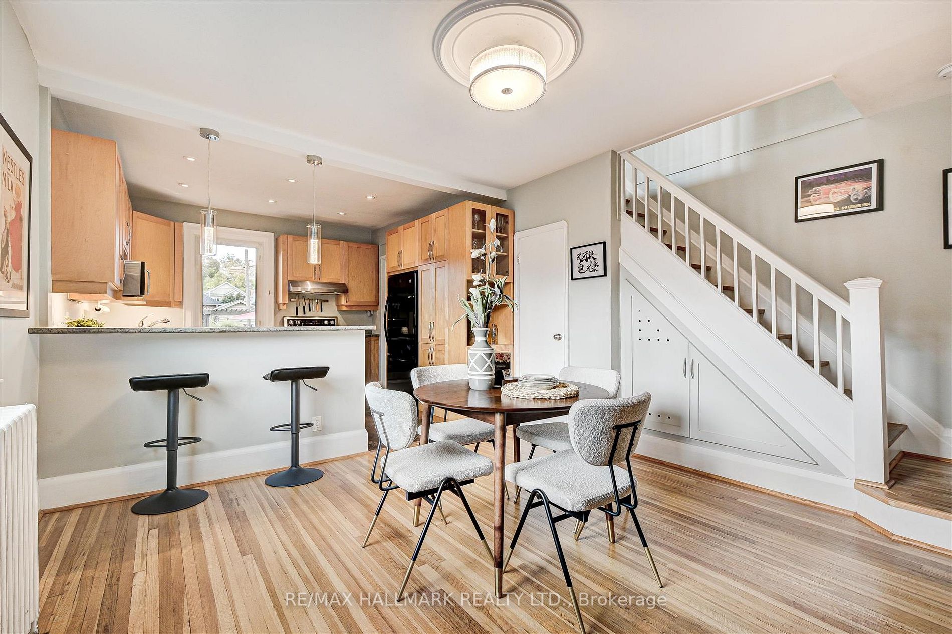 262 Mortimer Avenue
