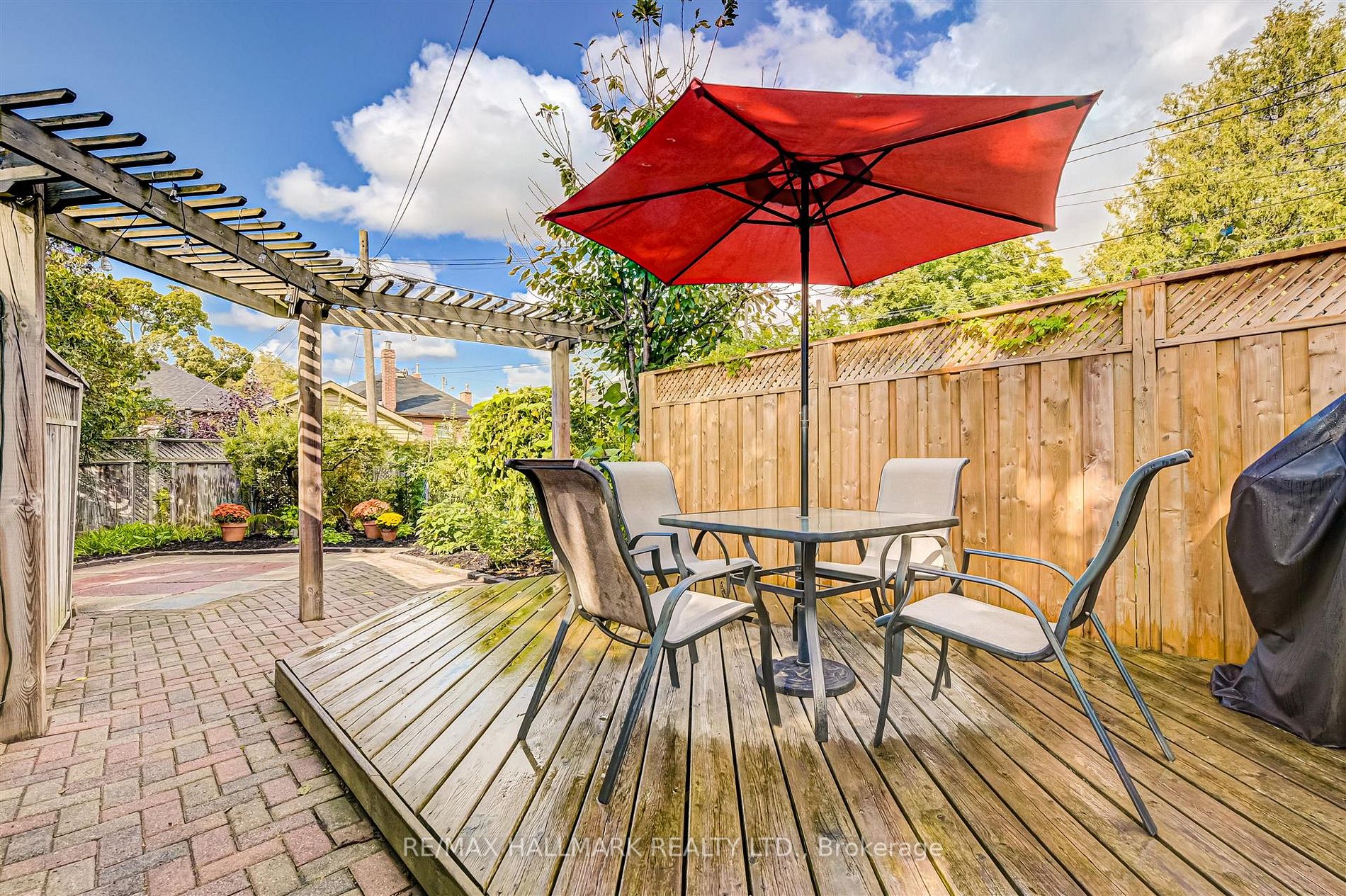 262 Mortimer Avenue