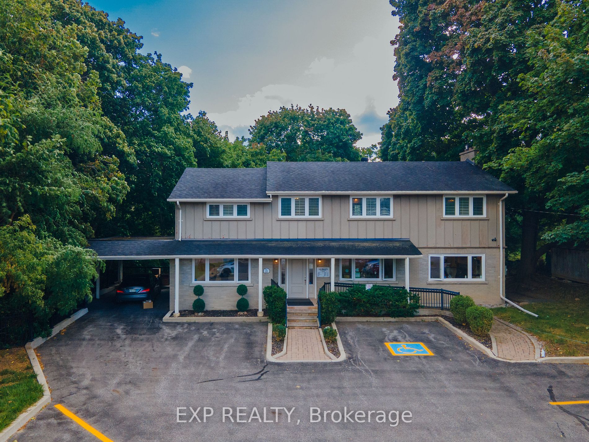 35 Winchester Rd E