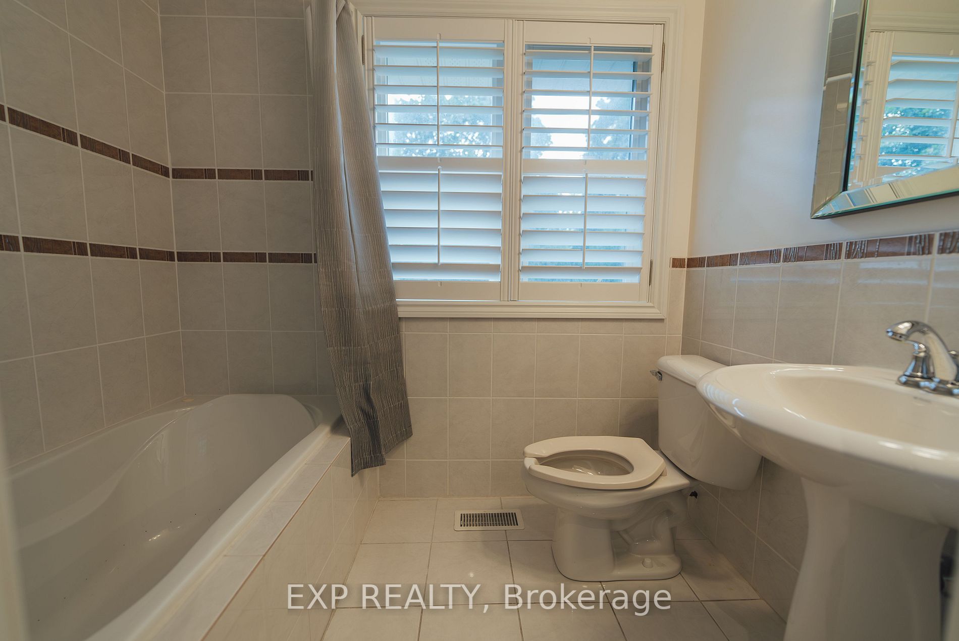 35 Winchester Rd E